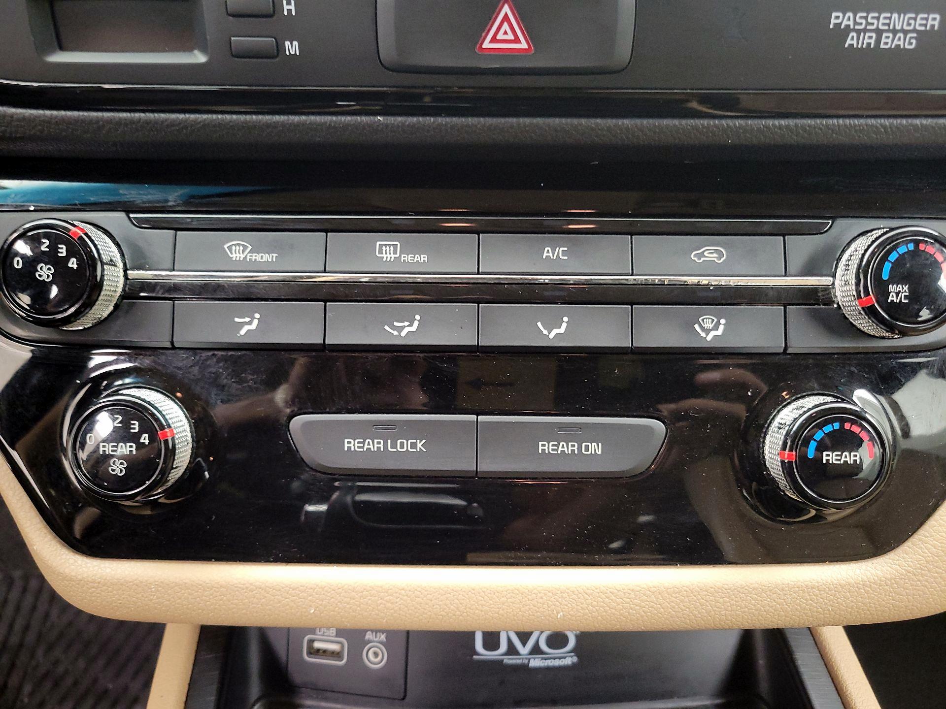 Thumbnail: 2017 Kia Sedona - 16