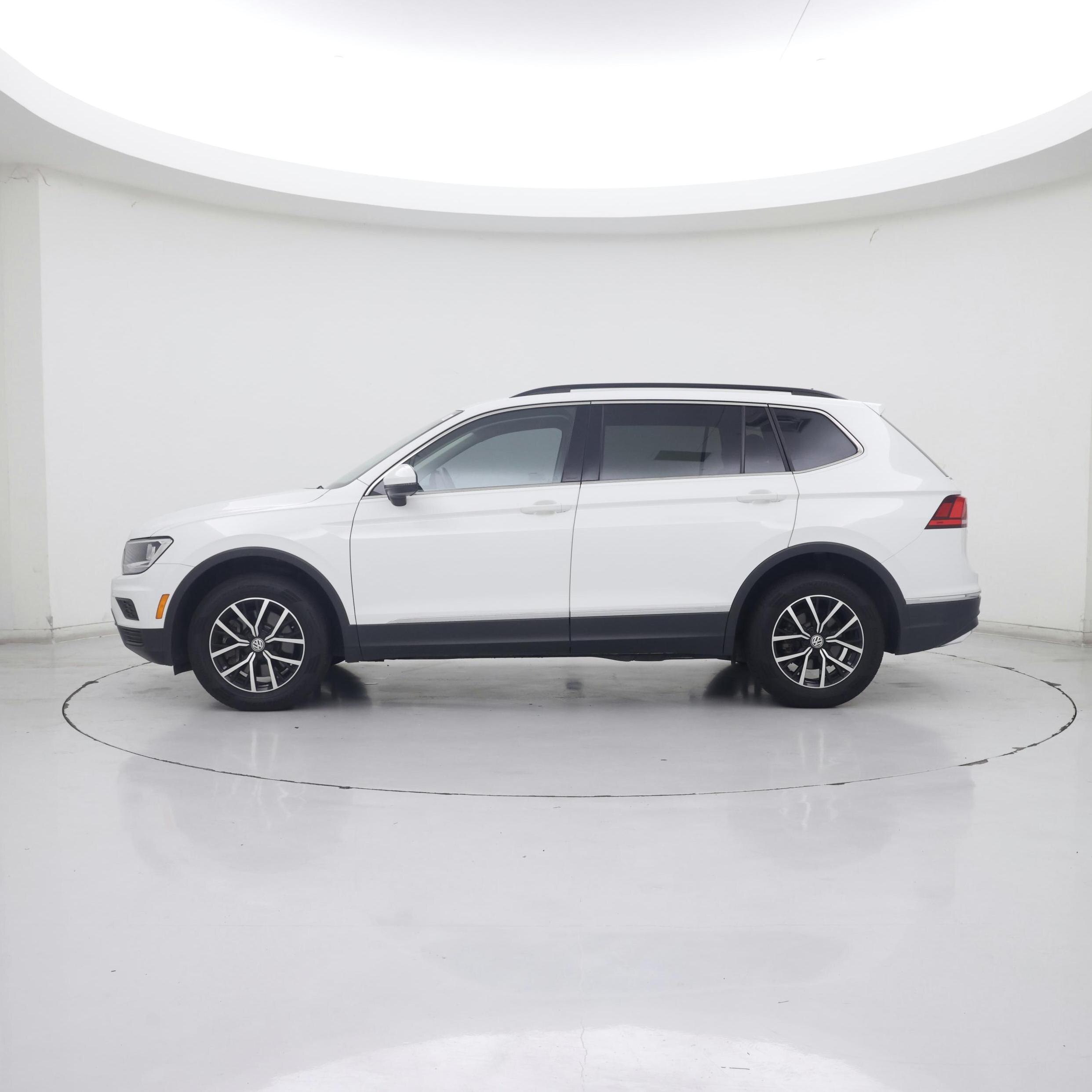 Thumbnail: 2021 Volkswagen Tiguan - 3