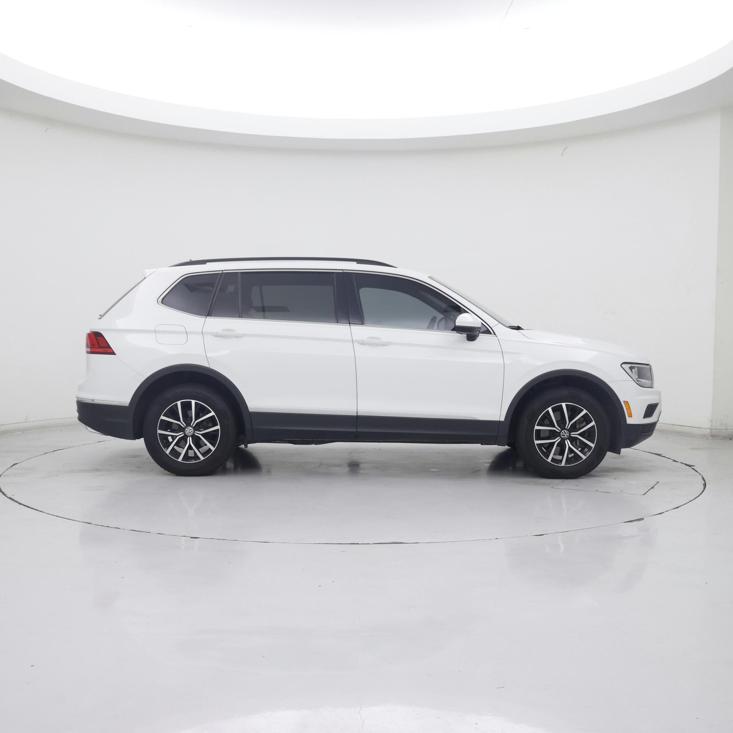 Thumbnail: 2021 Volkswagen Tiguan - 7