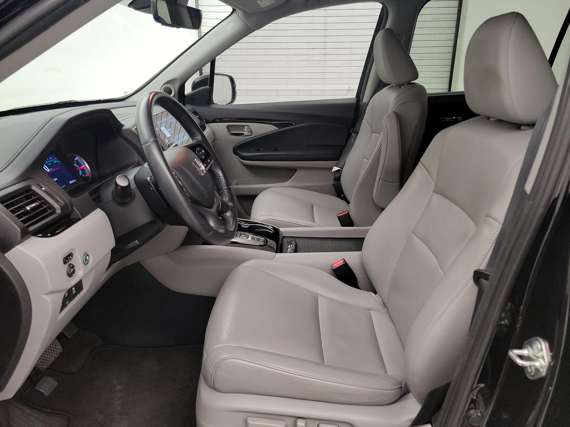 Thumbnail: 2019 Honda Pilot - 11