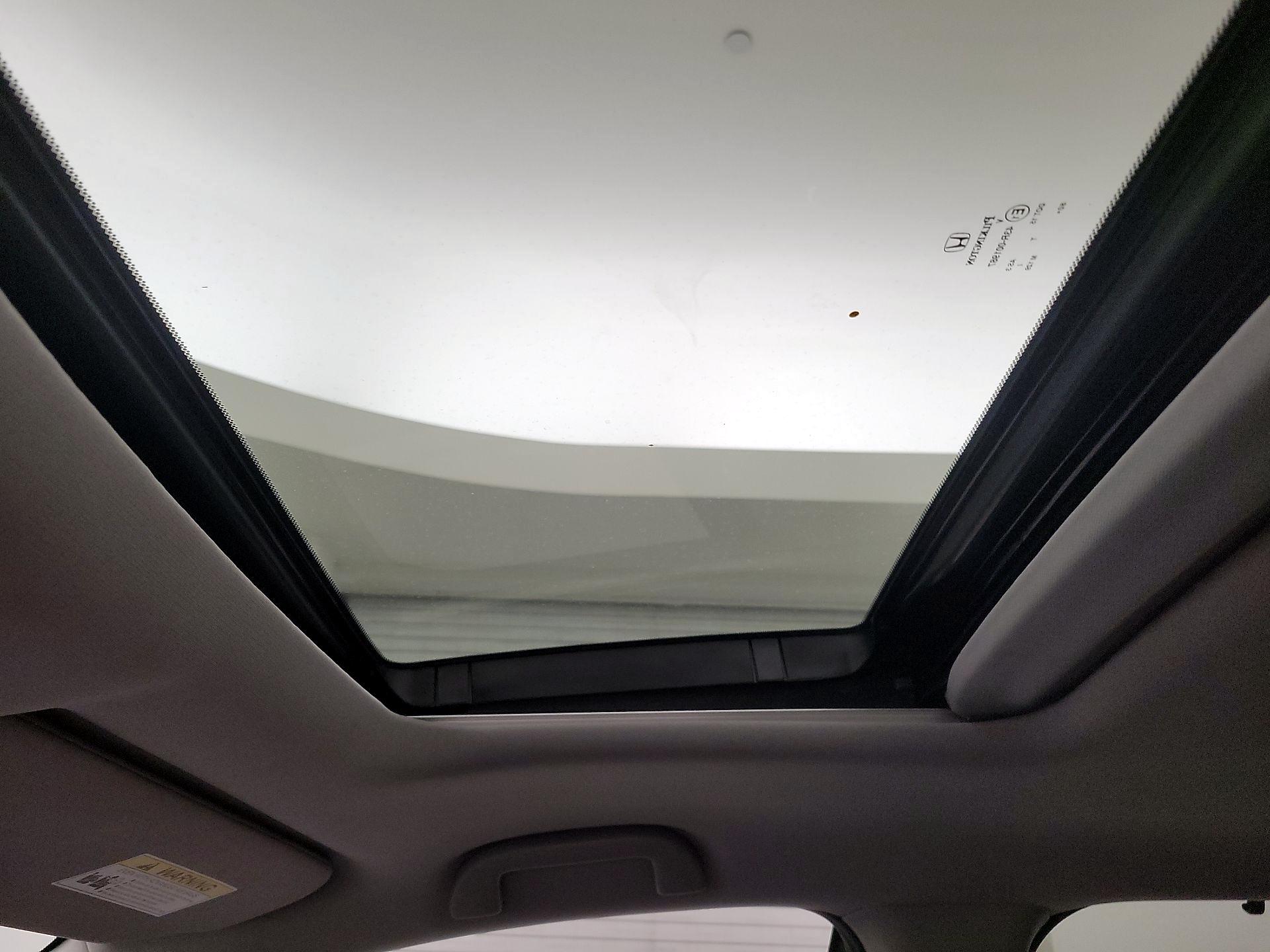 Thumbnail: 2019 Honda Pilot - 19