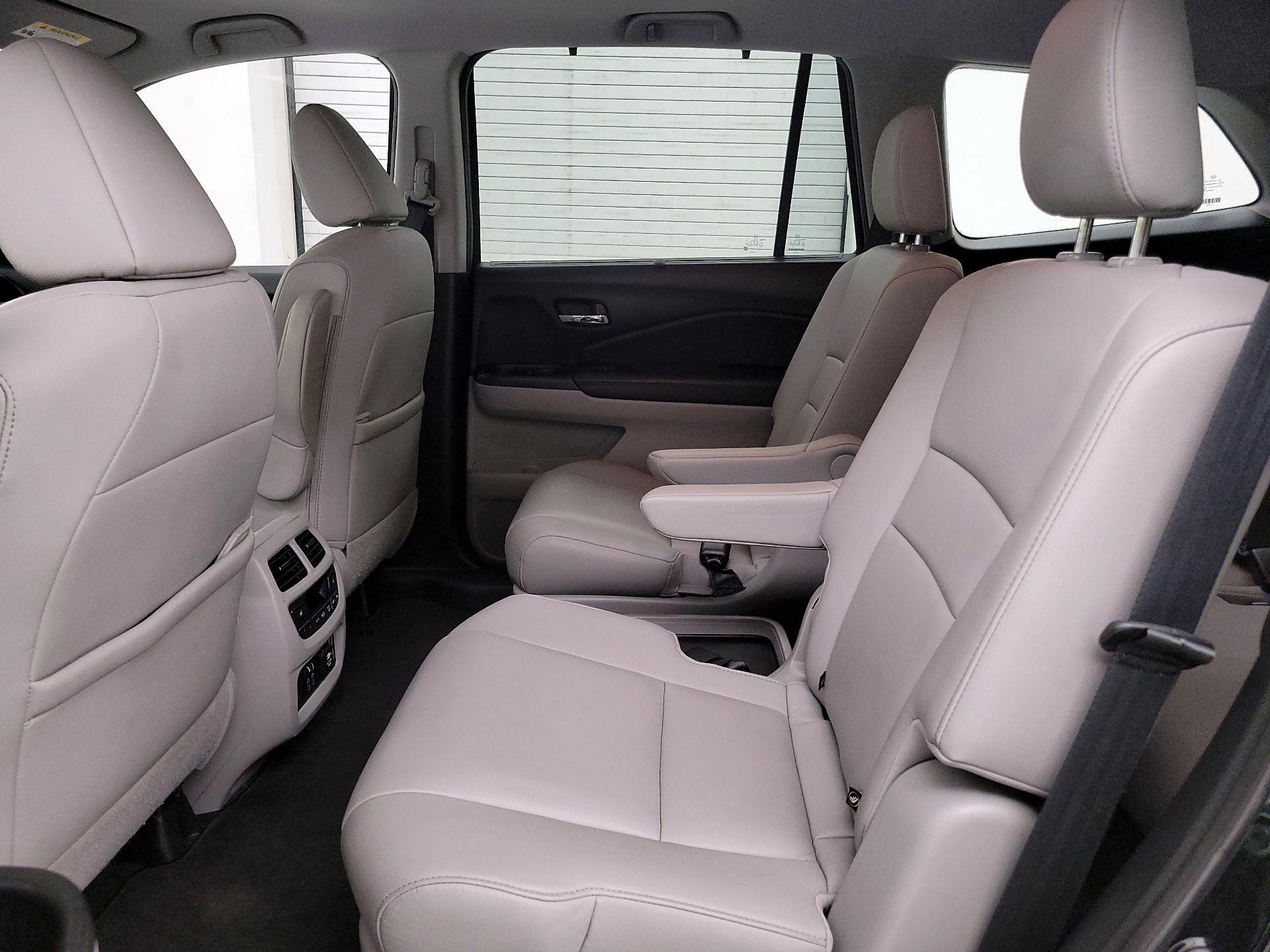 Thumbnail: 2019 Honda Pilot - 20