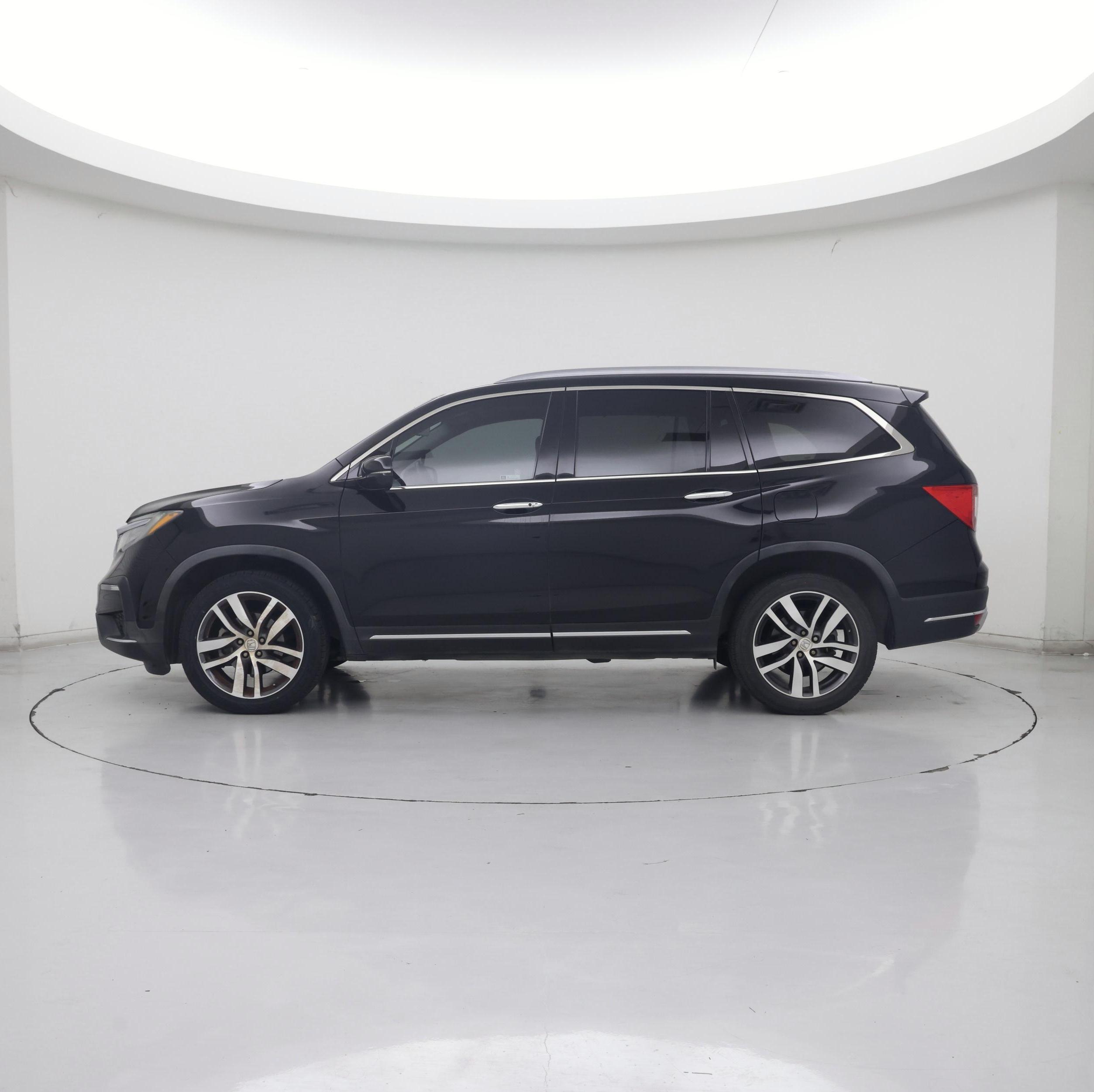 Thumbnail: 2019 Honda Pilot - 3