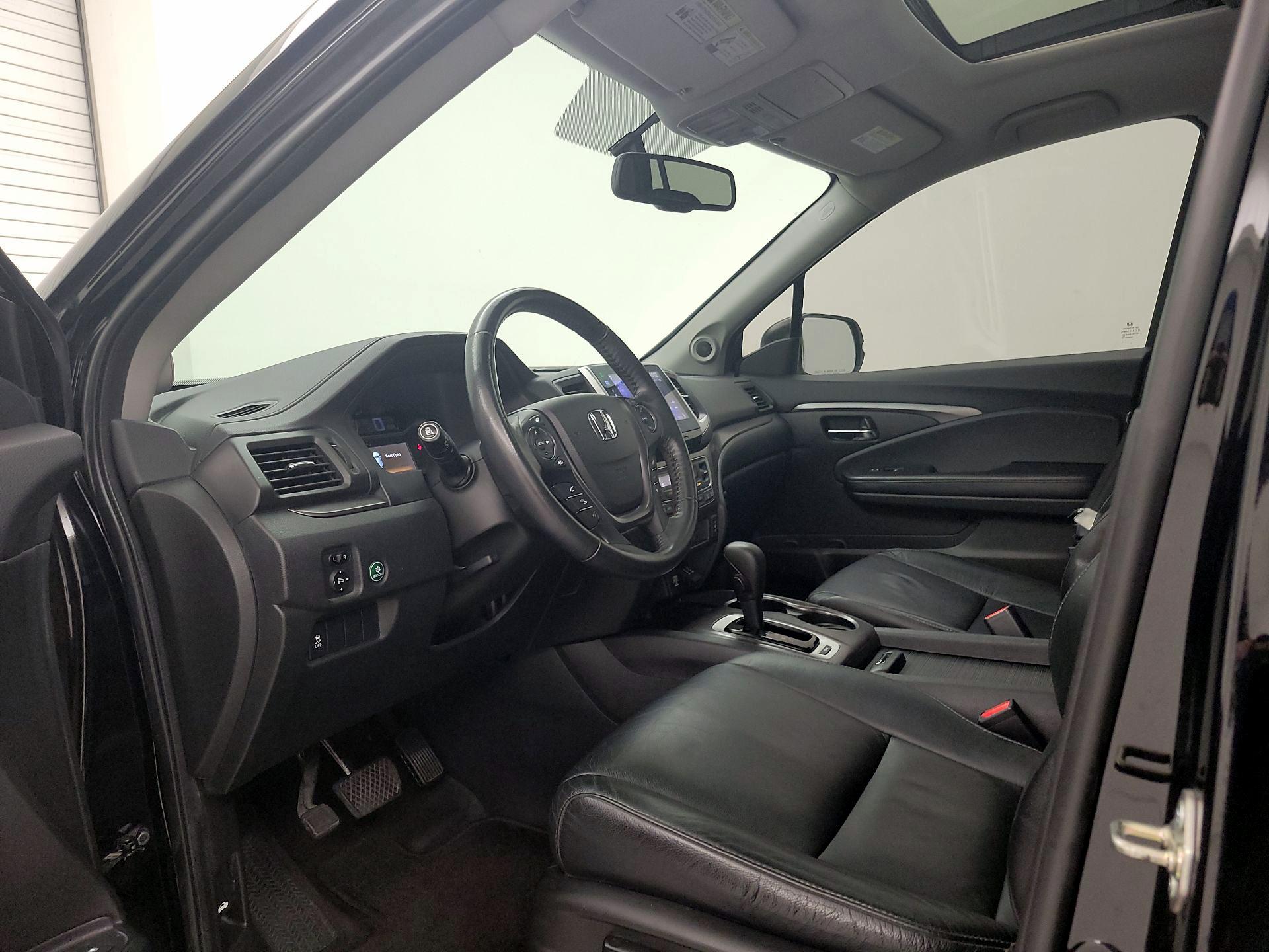 Thumbnail: 2016 Honda Pilot - 11