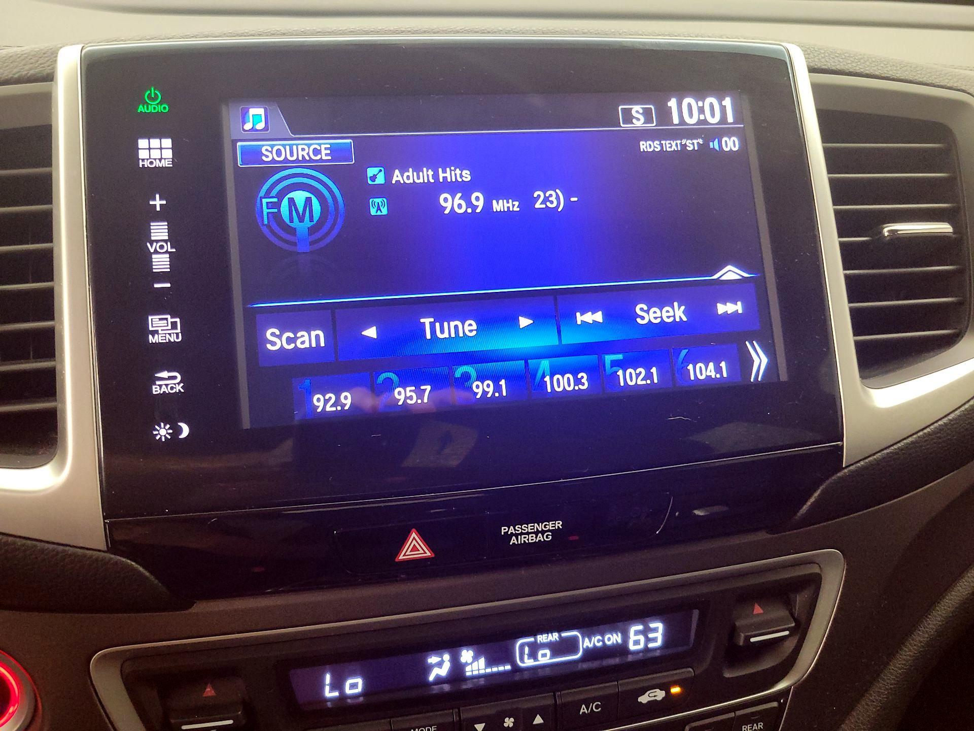 Thumbnail: 2016 Honda Pilot - 15