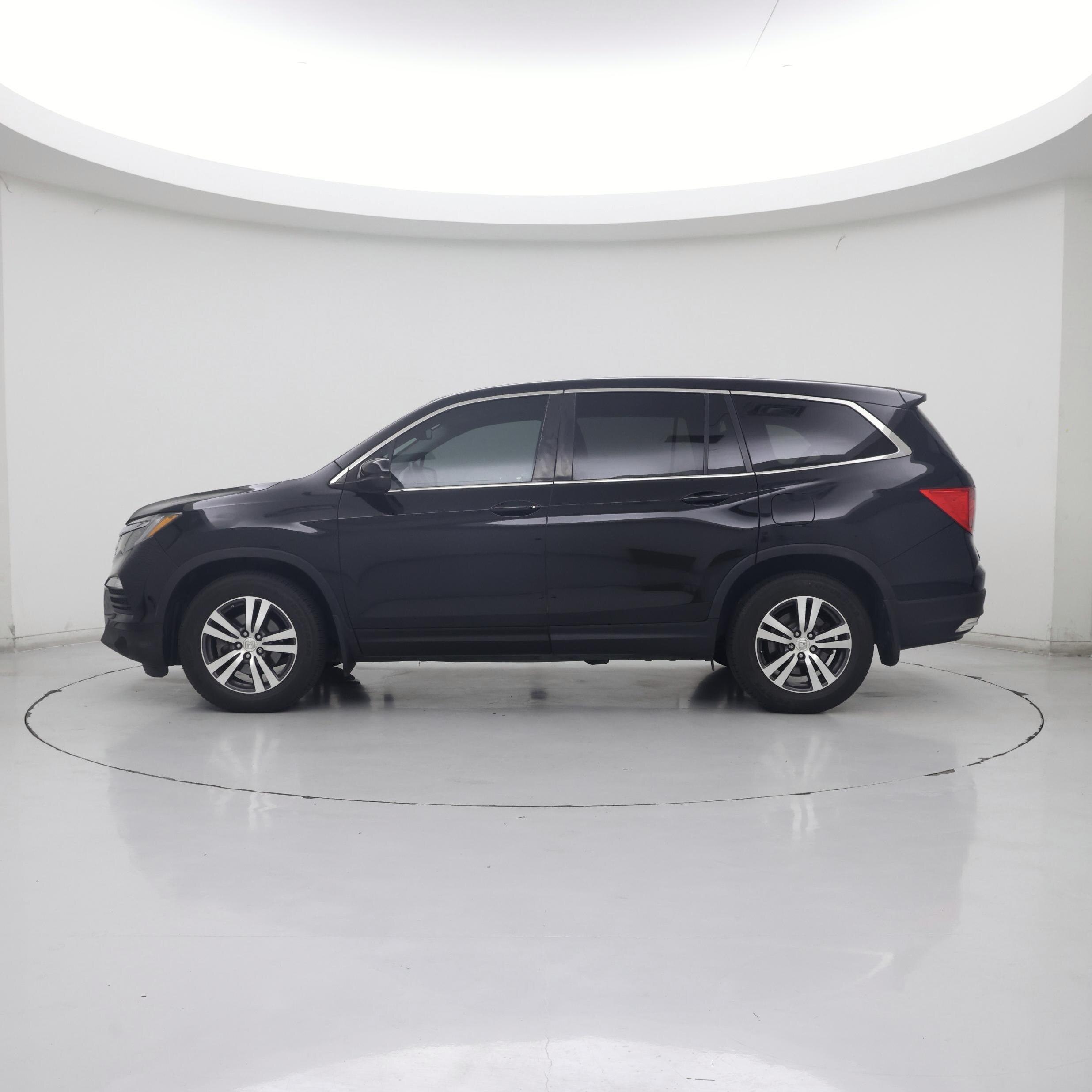 Thumbnail: 2016 Honda Pilot - 3