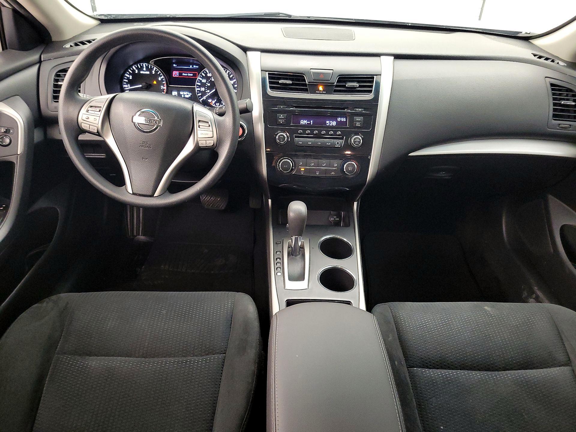 Thumbnail: 2015 Nissan Altima - 9