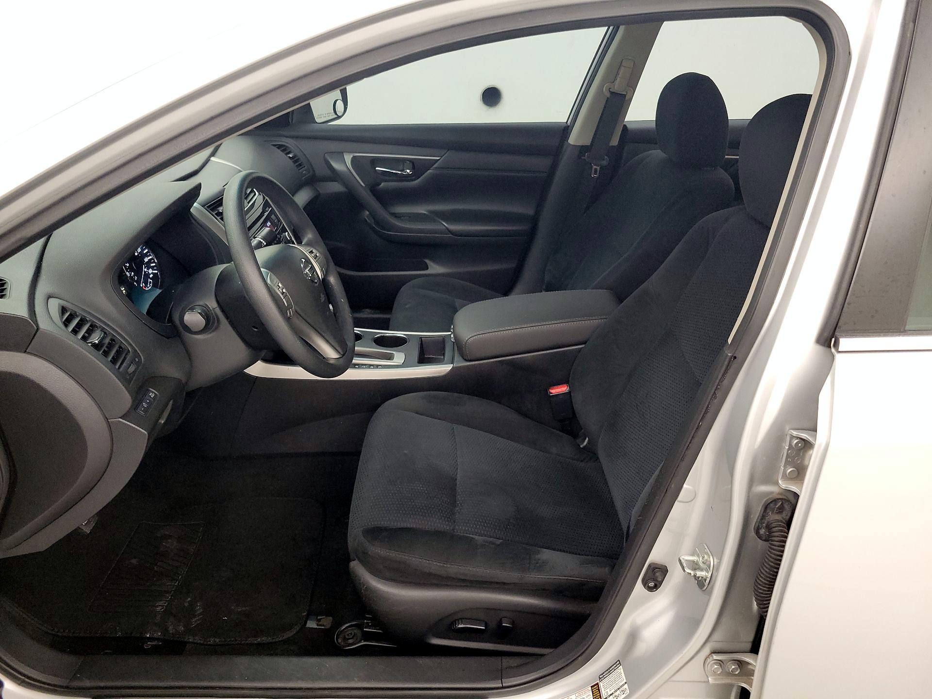 Thumbnail: 2015 Nissan Altima - 11