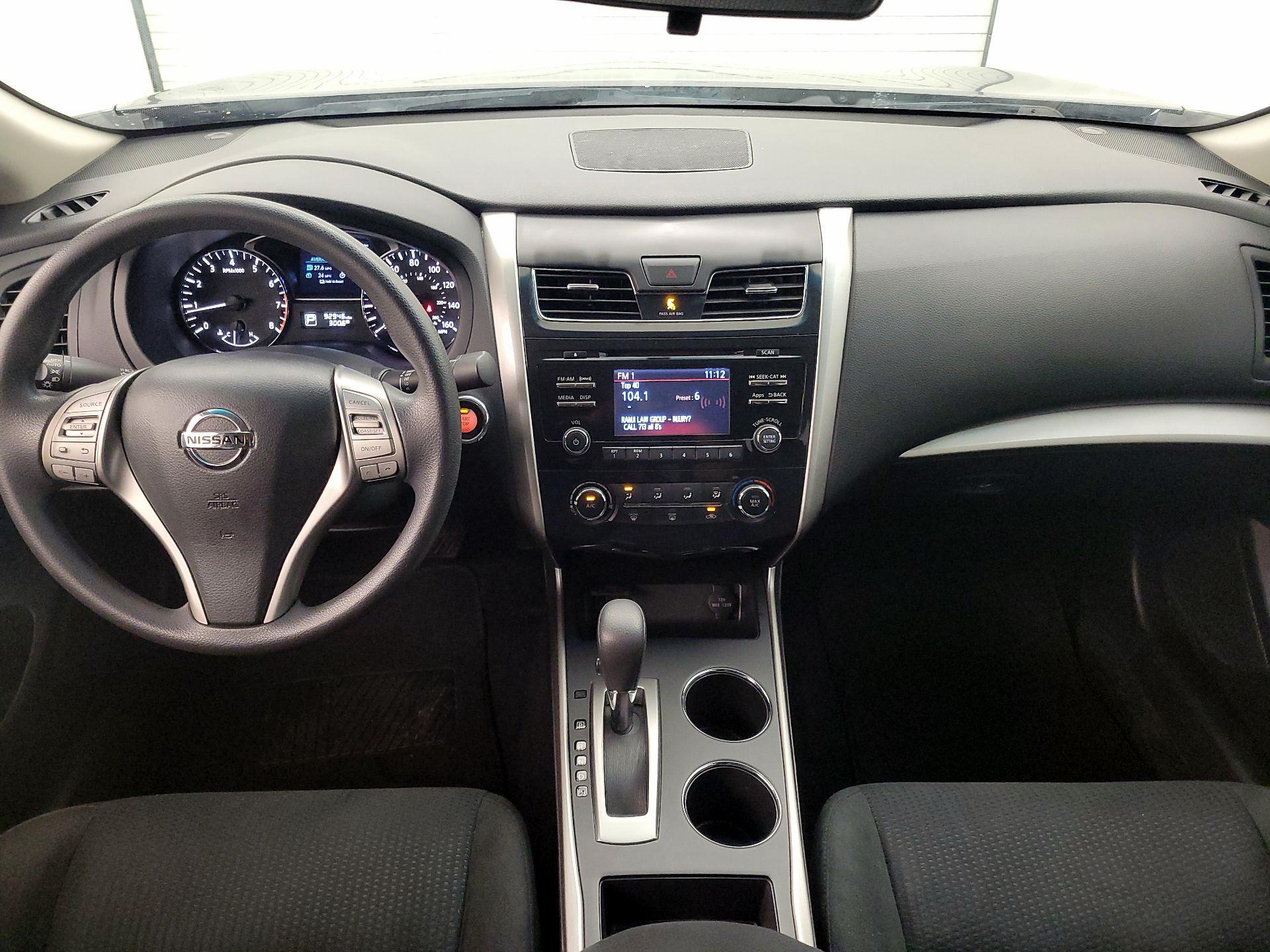Thumbnail: 2015 Nissan Altima - 9