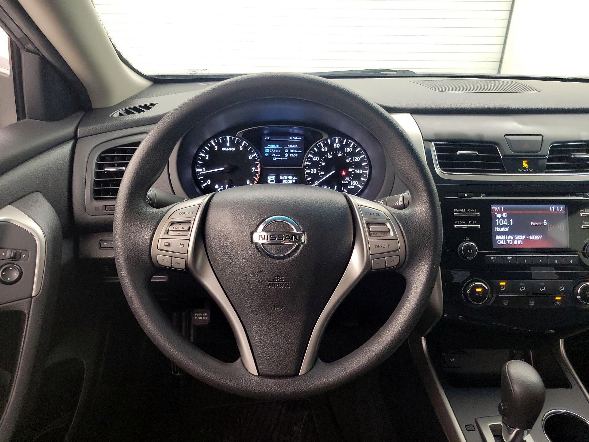 Thumbnail: 2015 Nissan Altima - 10