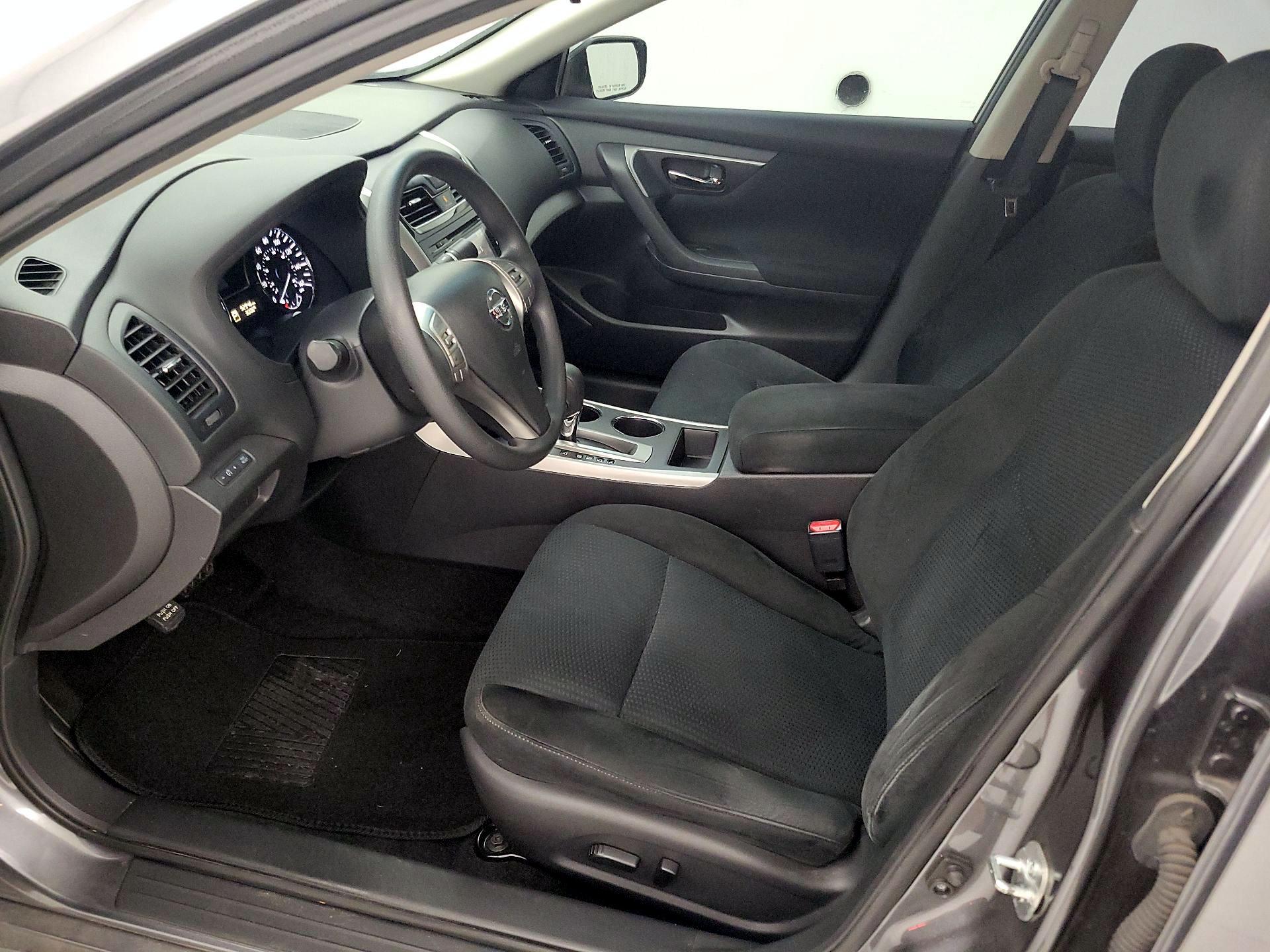 Thumbnail: 2015 Nissan Altima - 11