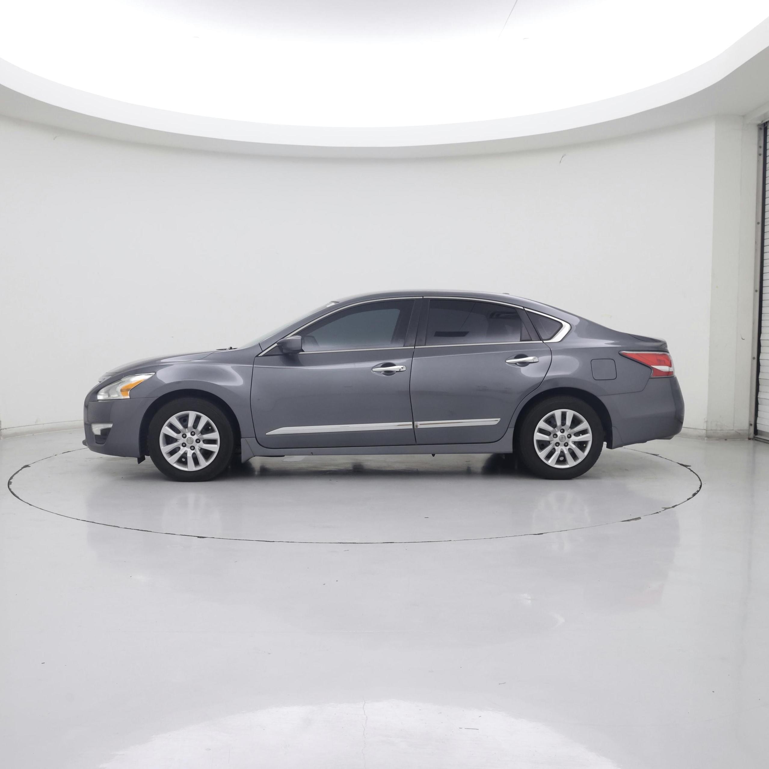 Thumbnail: 2015 Nissan Altima - 3
