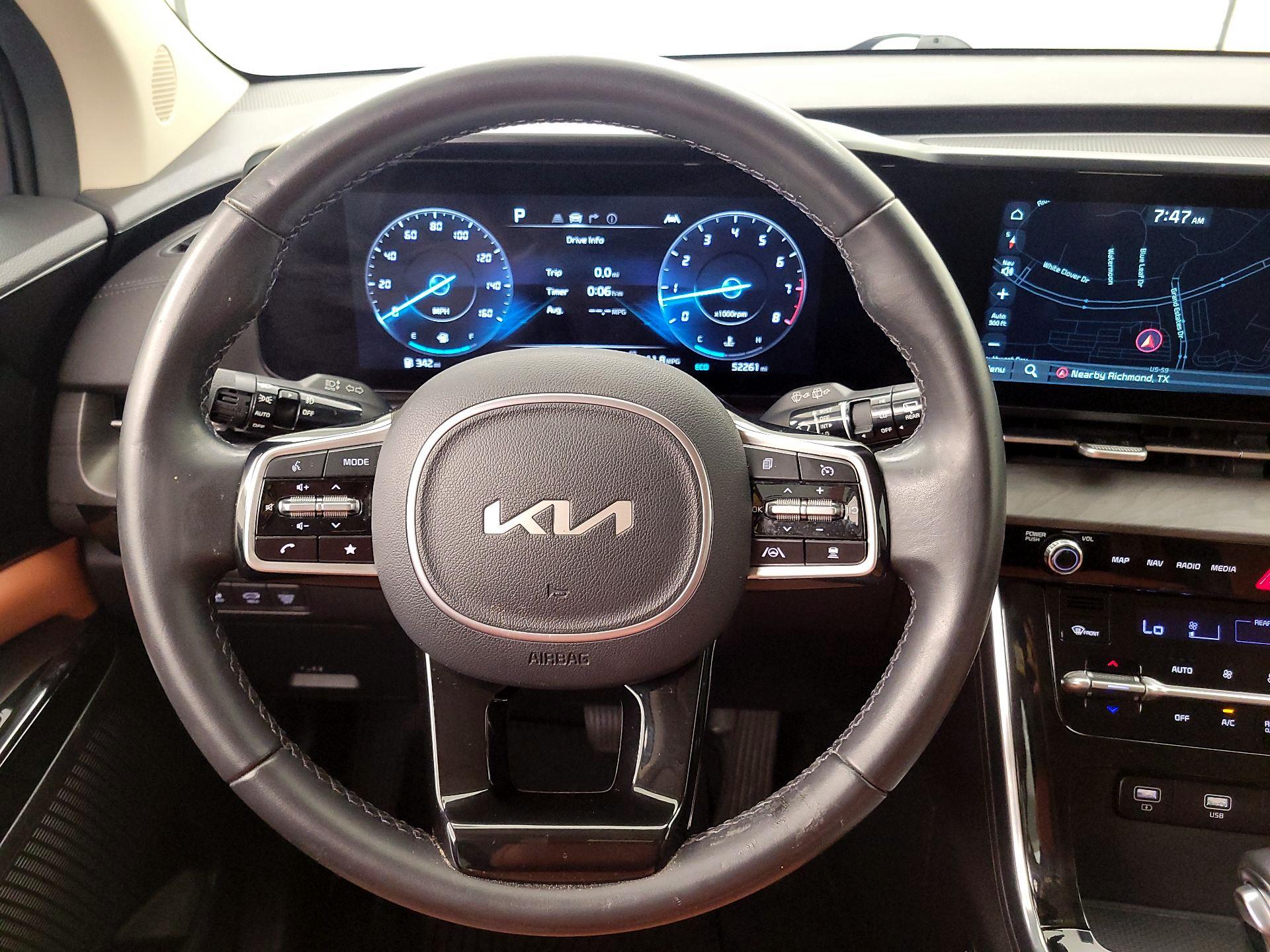 Thumbnail: 2023 Kia Carnival - 10