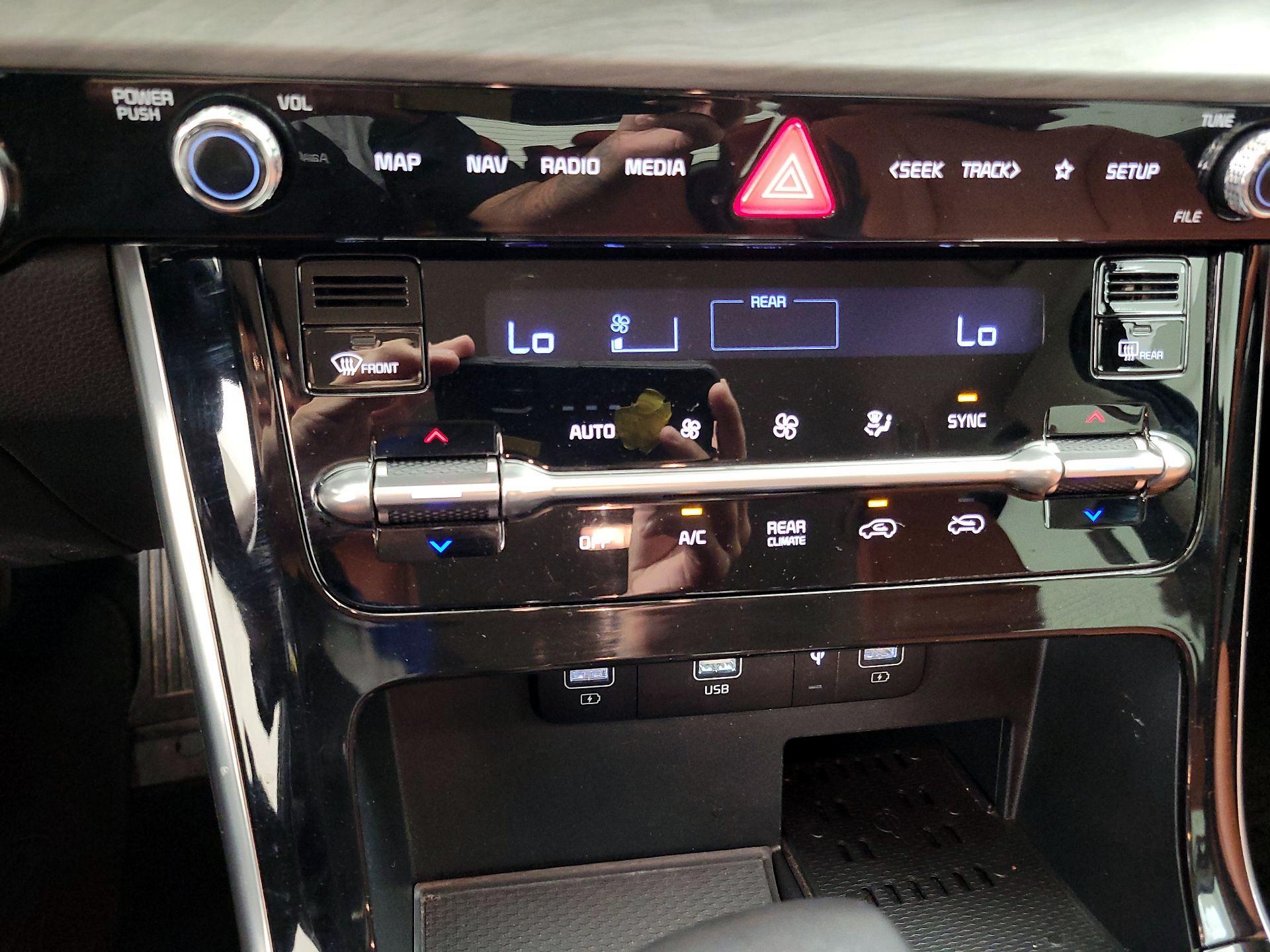 Thumbnail: 2023 Kia Carnival - 17