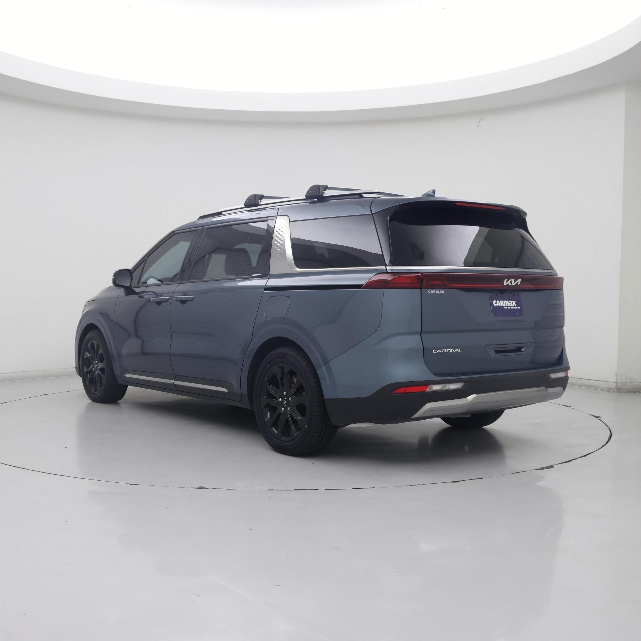 Thumbnail: 2023 Kia Carnival - 2