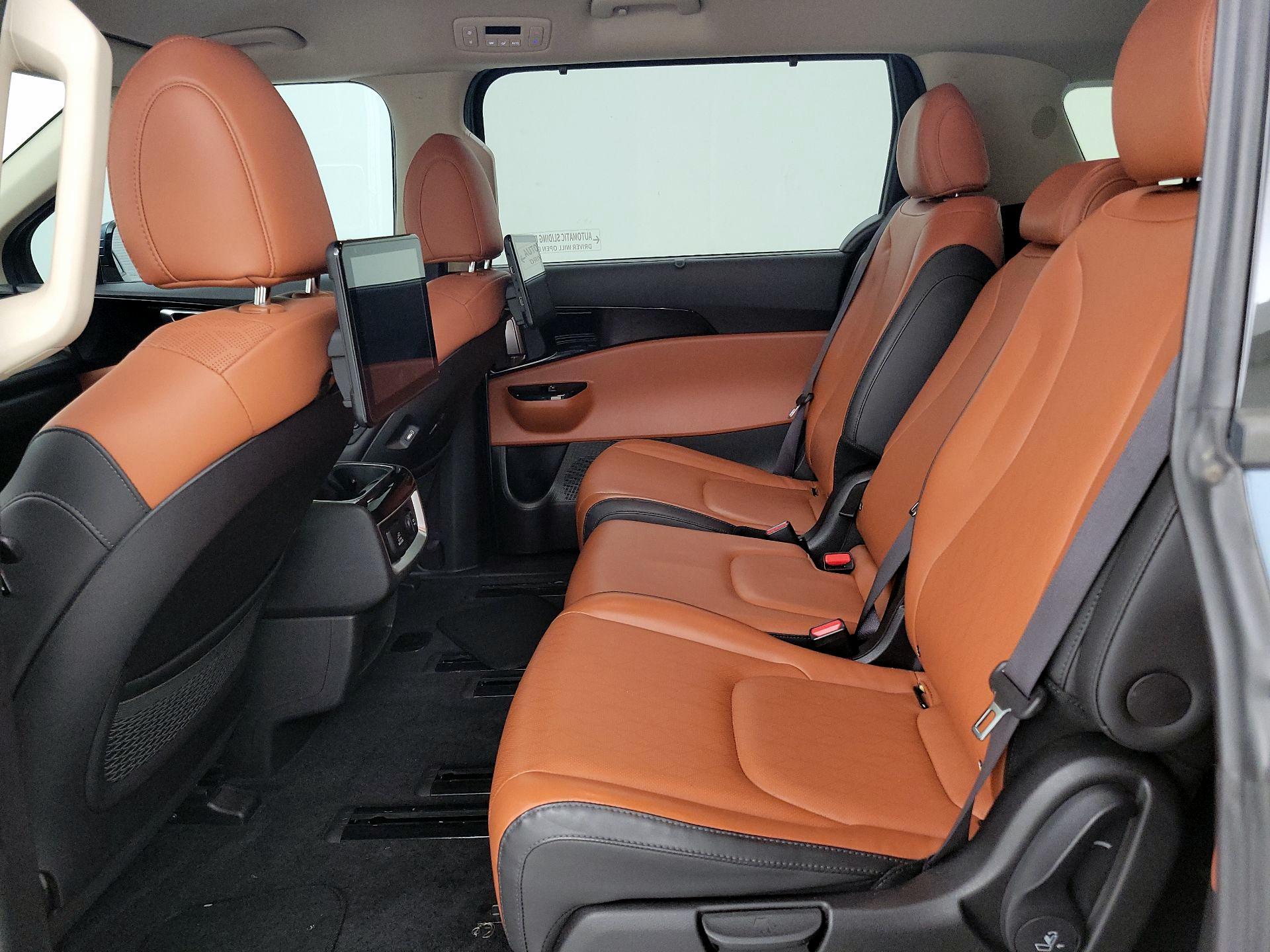 Thumbnail: 2023 Kia Carnival - 20
