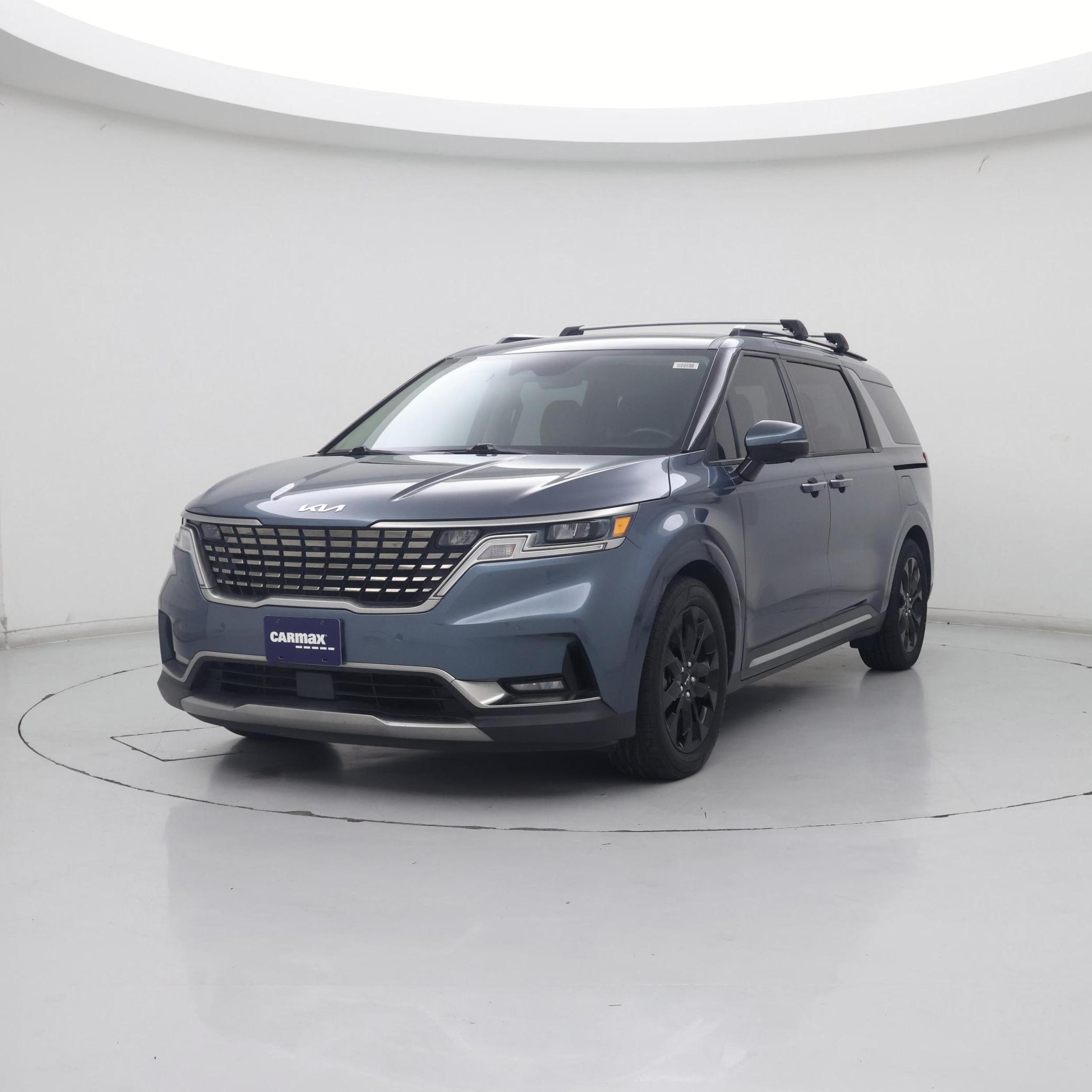 Thumbnail: 2023 Kia Carnival - 4