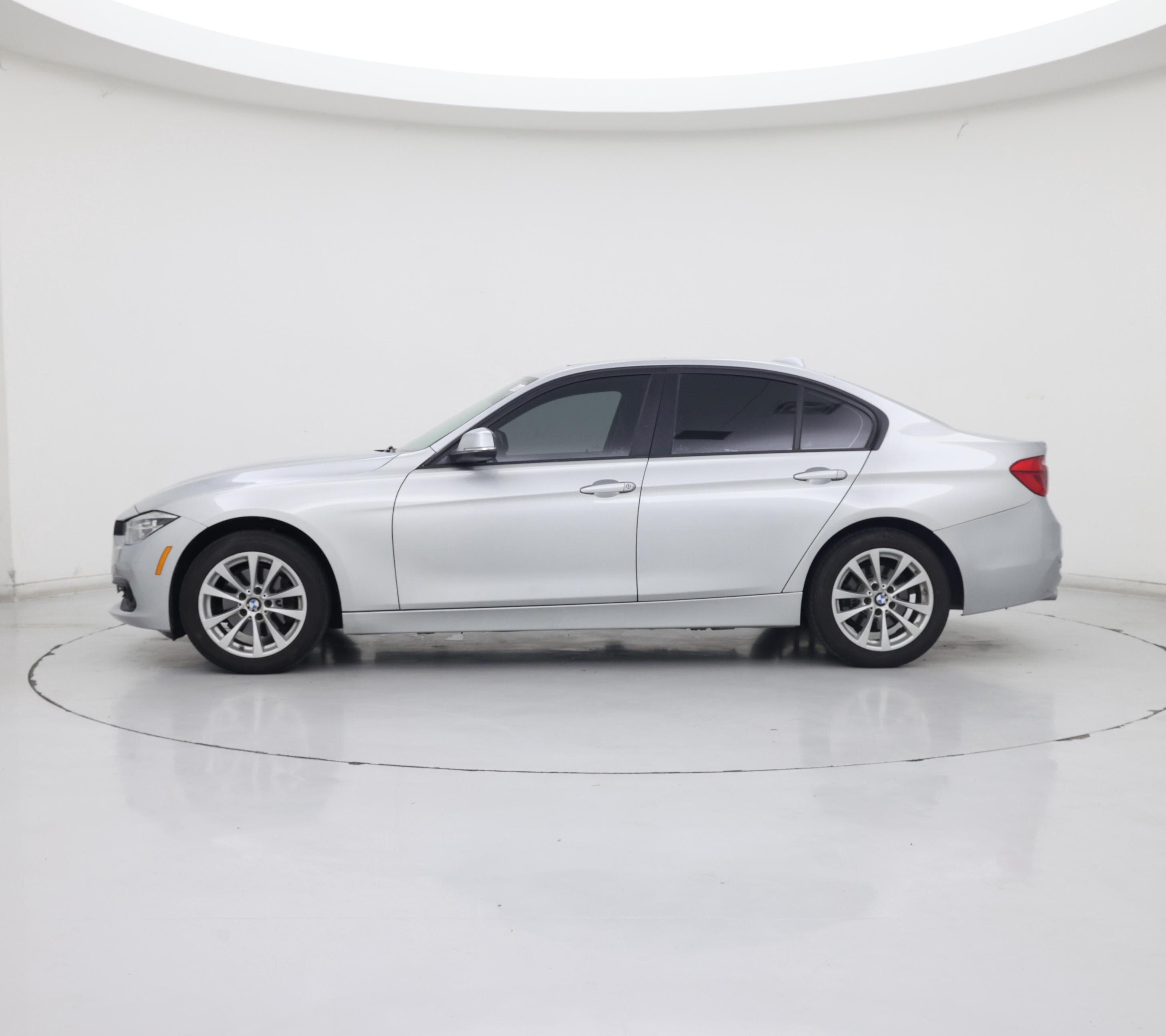 Thumbnail: 2018 BMW 3 Series - 3