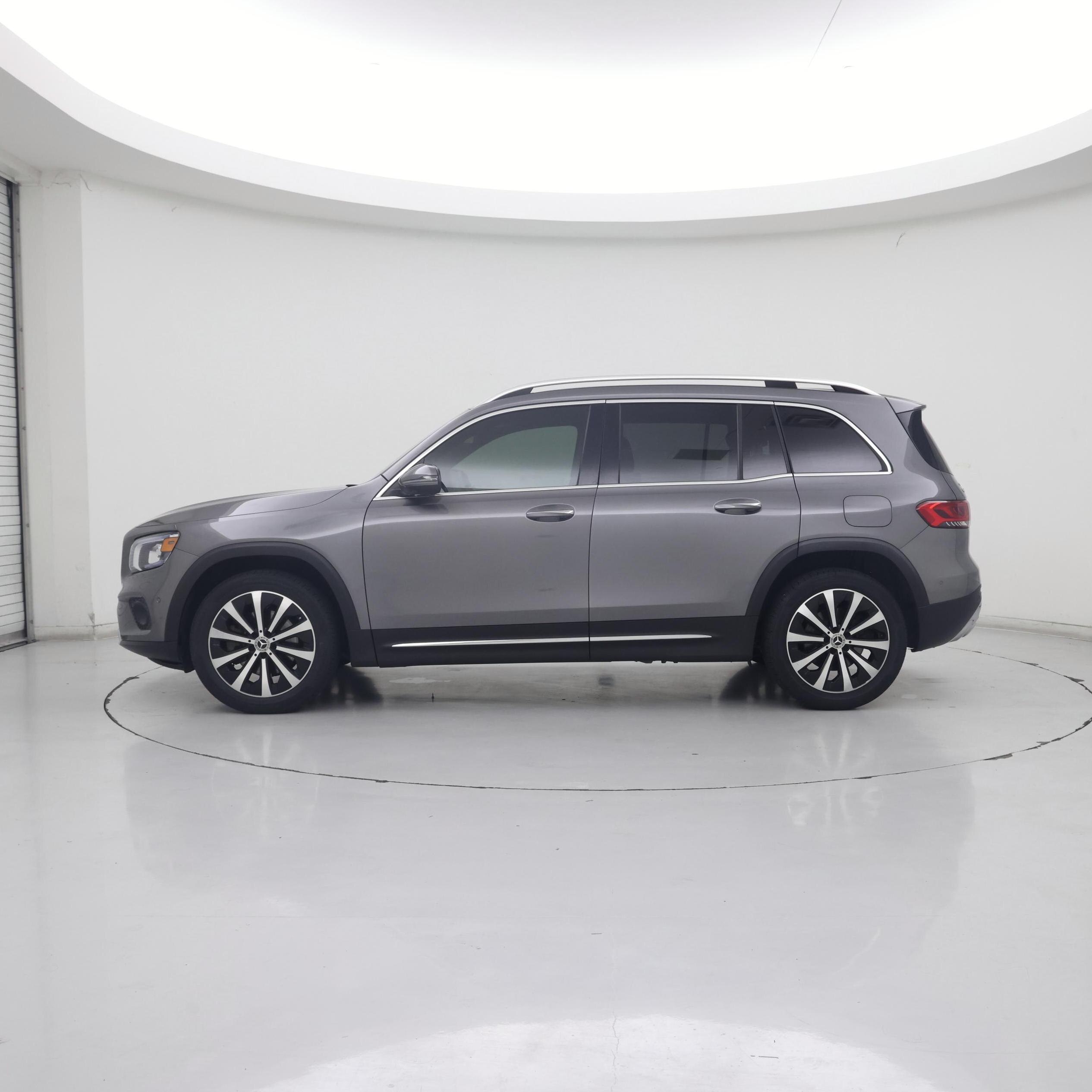 Thumbnail: 2021 Mercedes-Benz GLB - 3