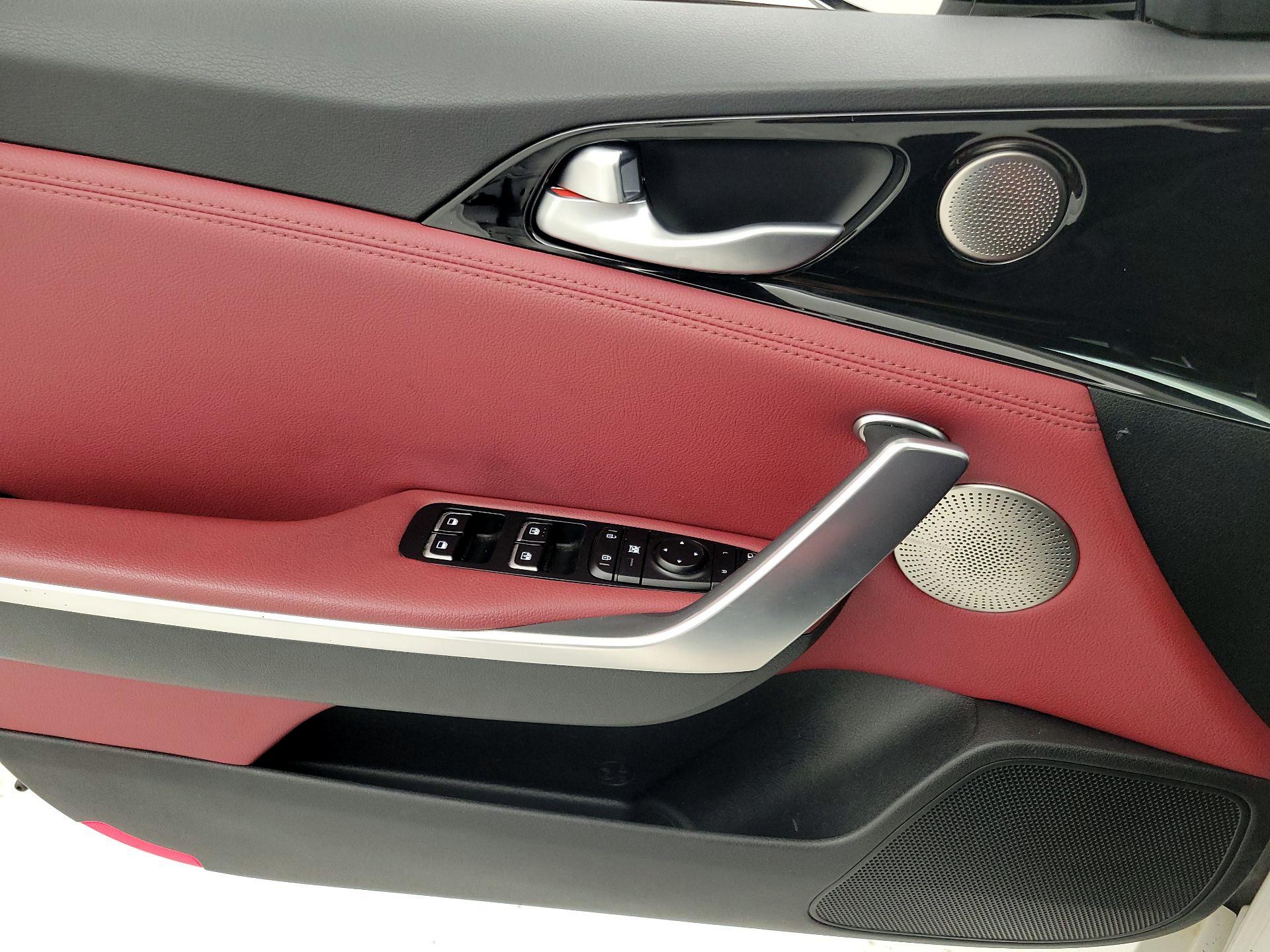 Thumbnail: 2020 Kia Stinger - 12
