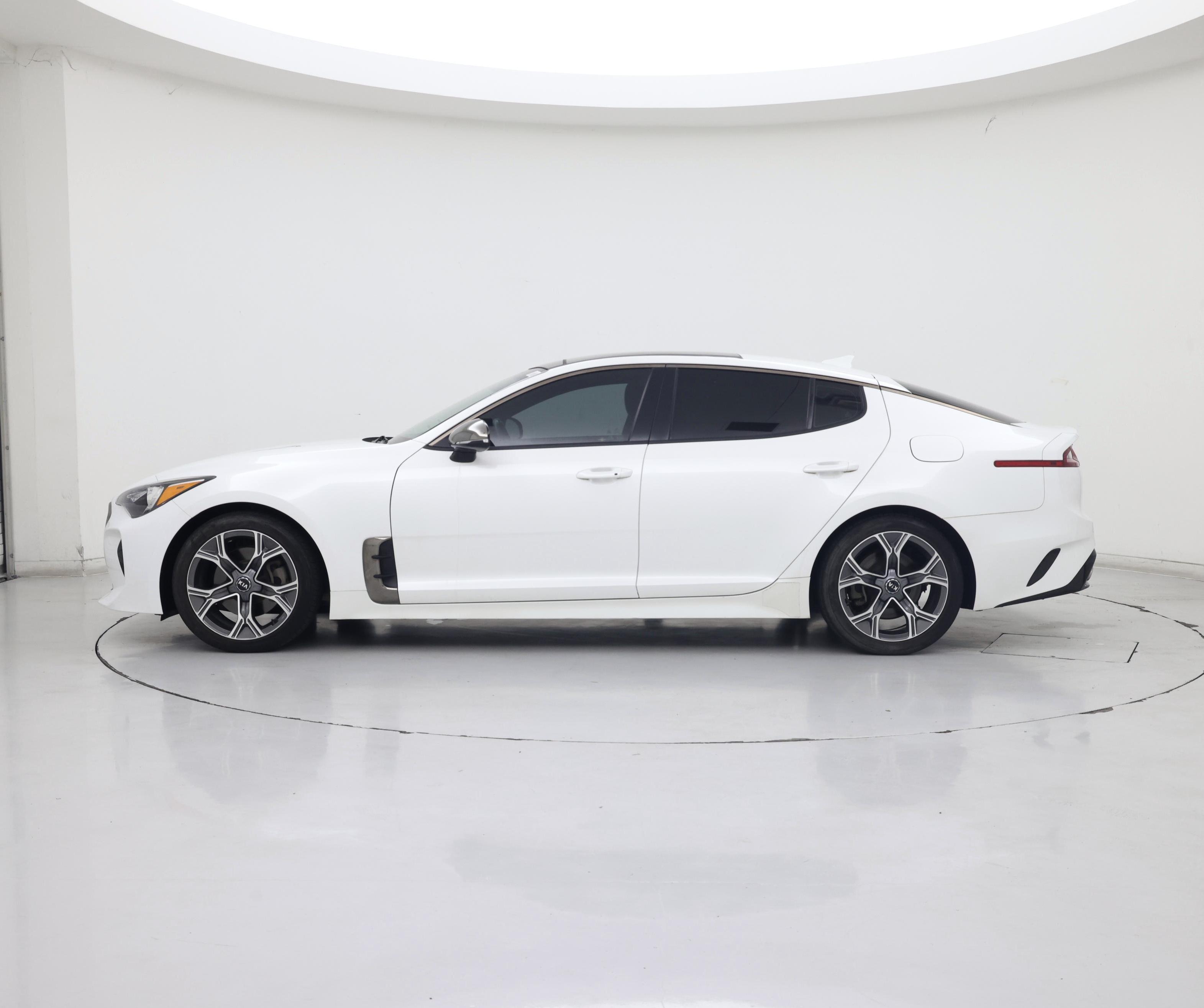 Thumbnail: 2020 Kia Stinger - 3