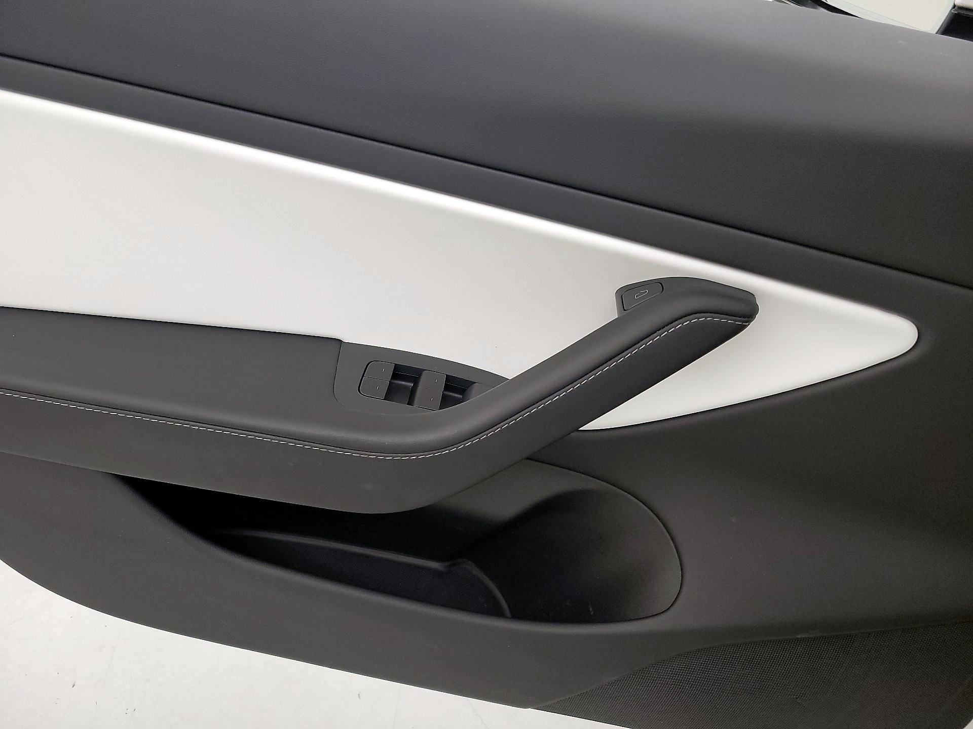 Thumbnail: 2021 Tesla Model 3 - 12