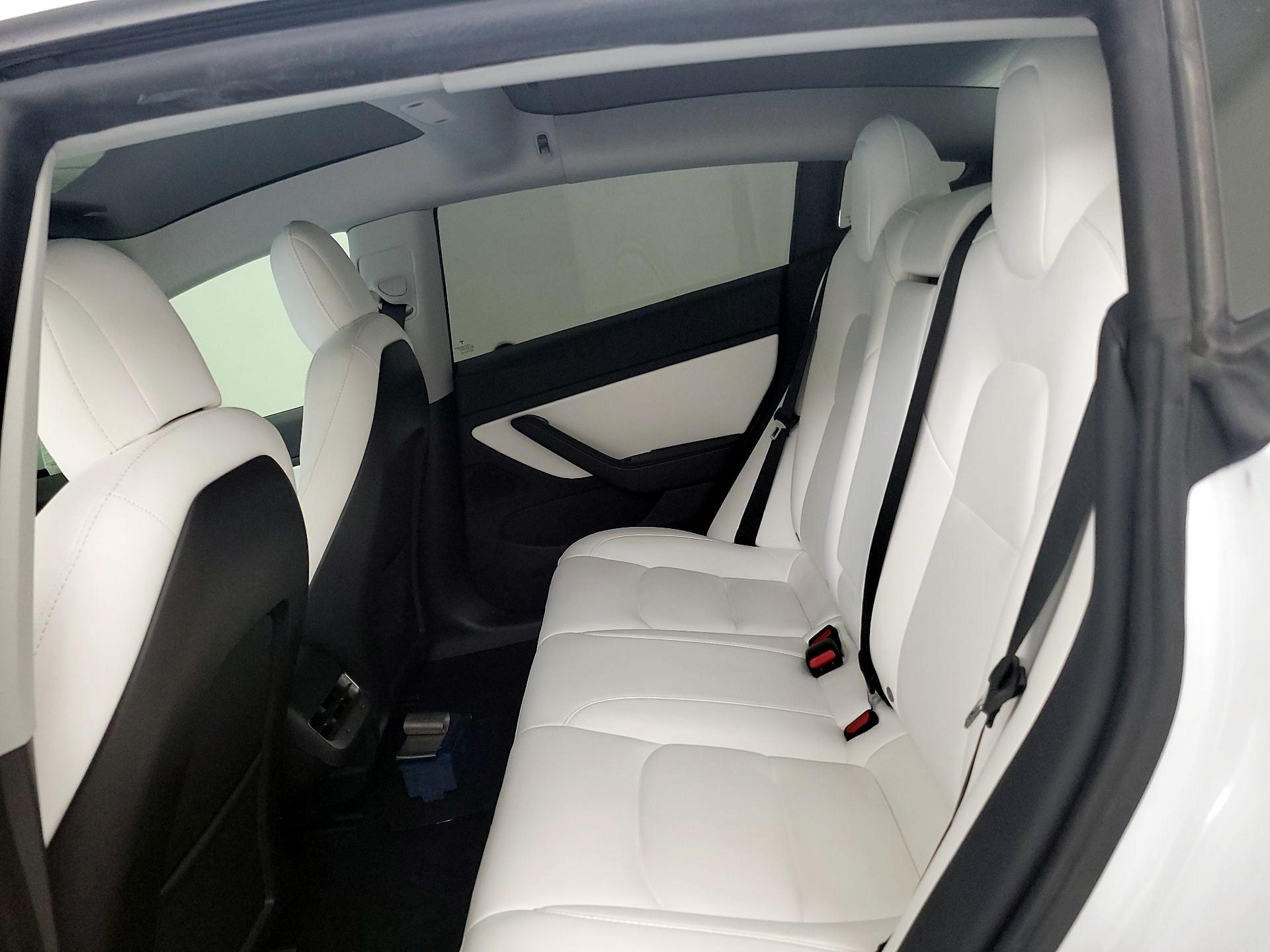 Thumbnail: 2021 Tesla Model 3 - 19