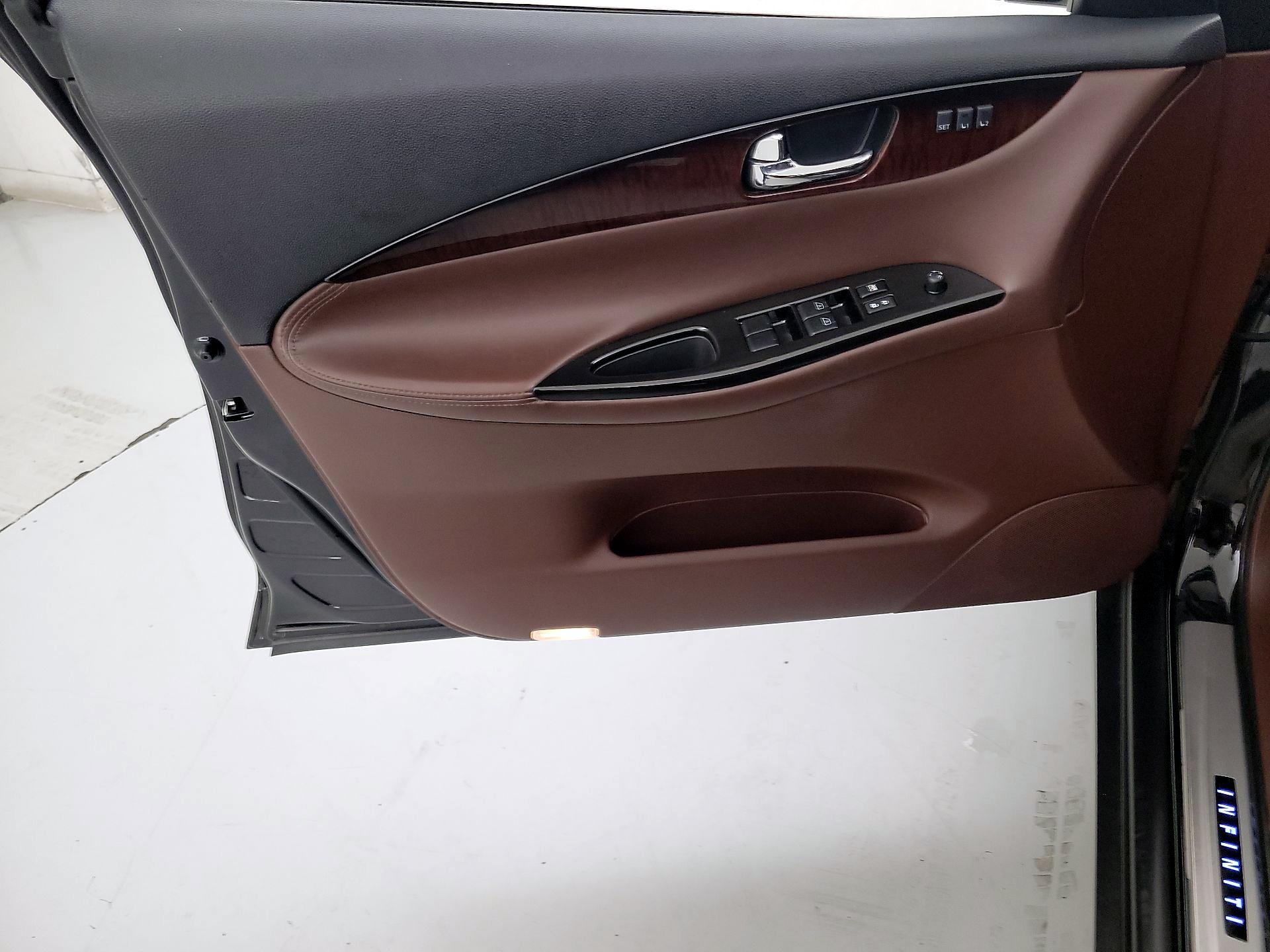 Thumbnail: 2016 INFINITI QX50 - 12