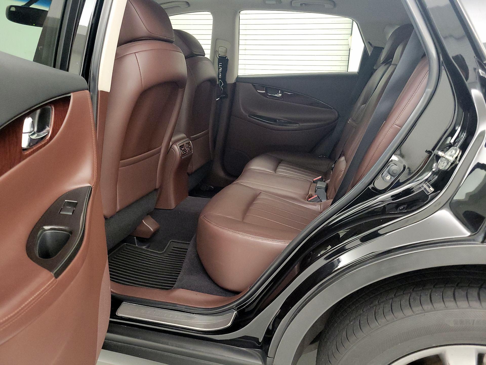Thumbnail: 2016 INFINITI QX50 - 19