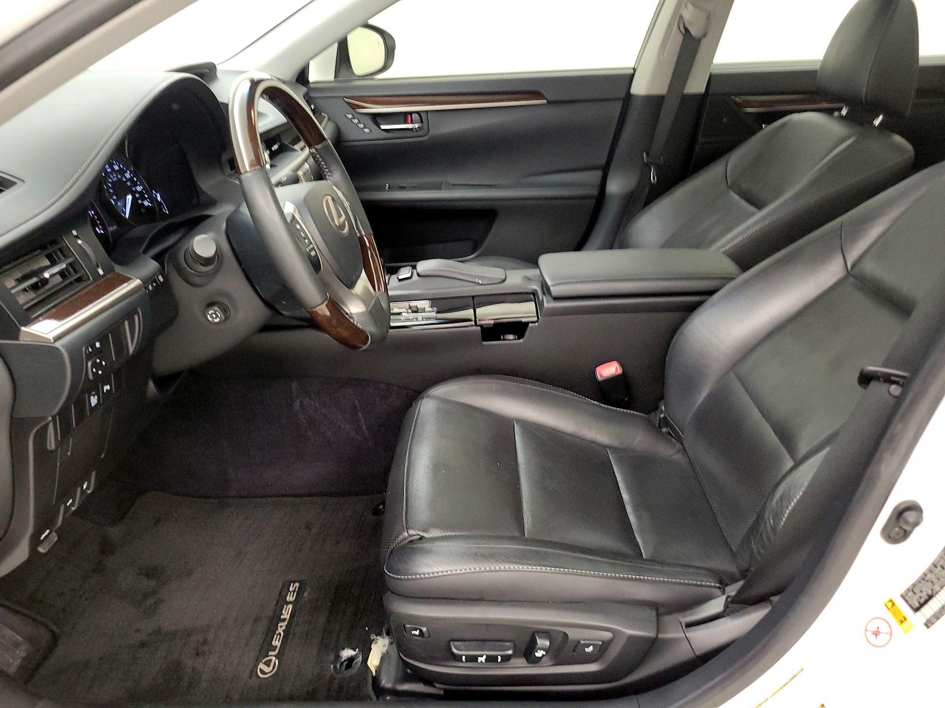 Thumbnail: 2014 Lexus ES - 11