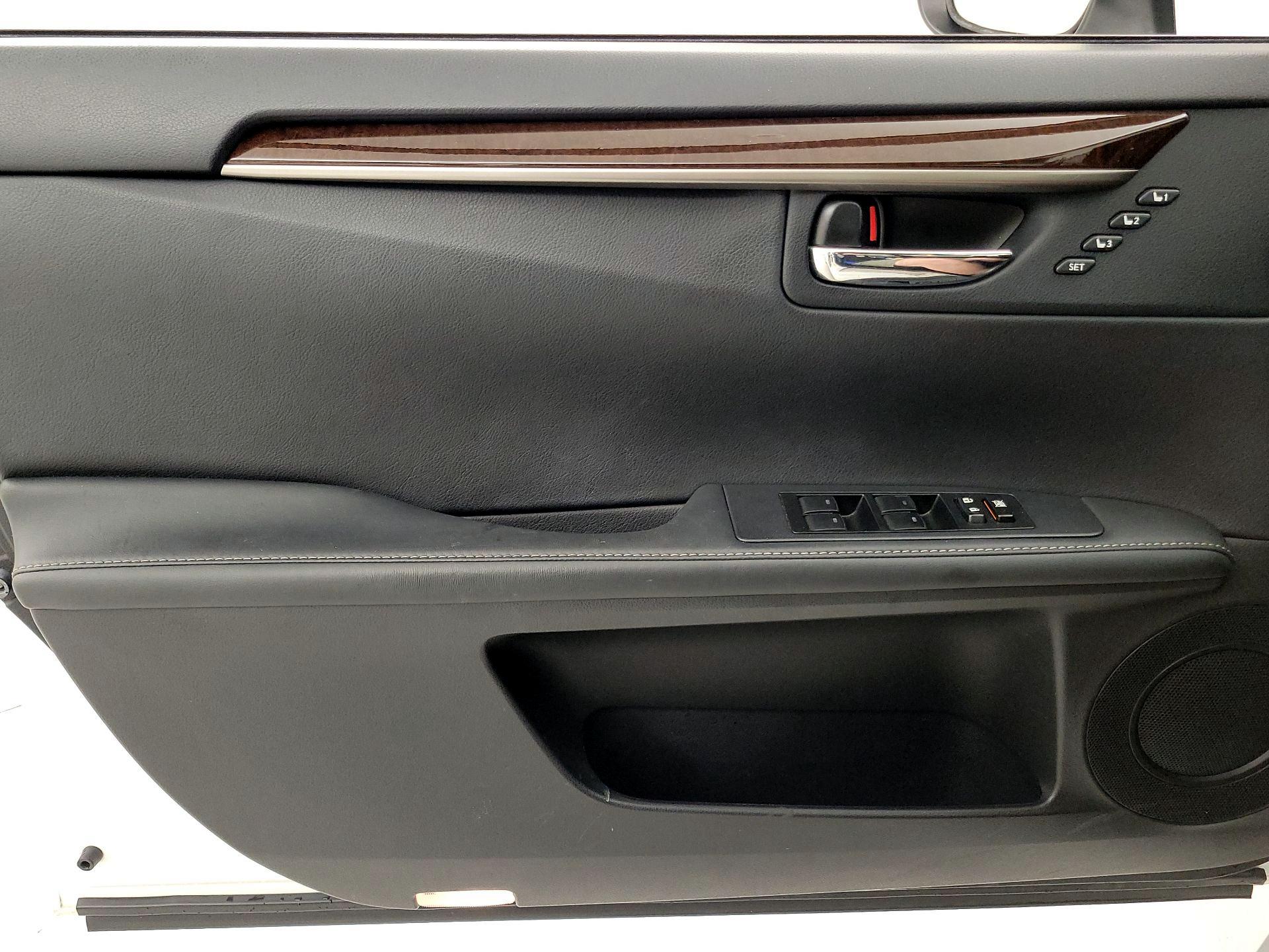 Thumbnail: 2014 Lexus ES - 12