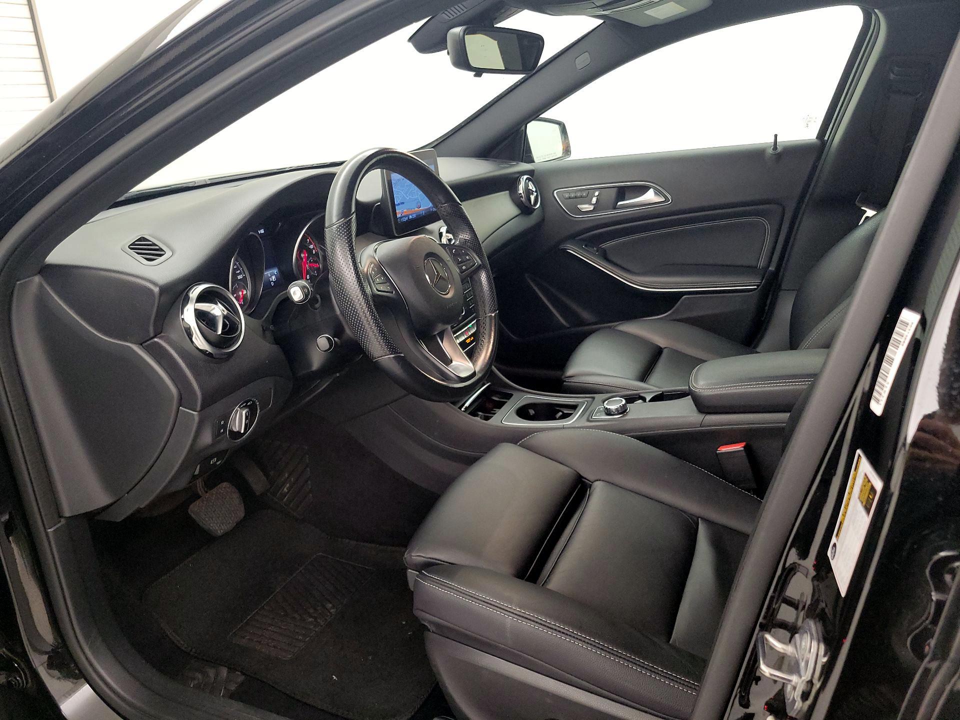 Thumbnail: 2019 Mercedes-Benz GLA - 11