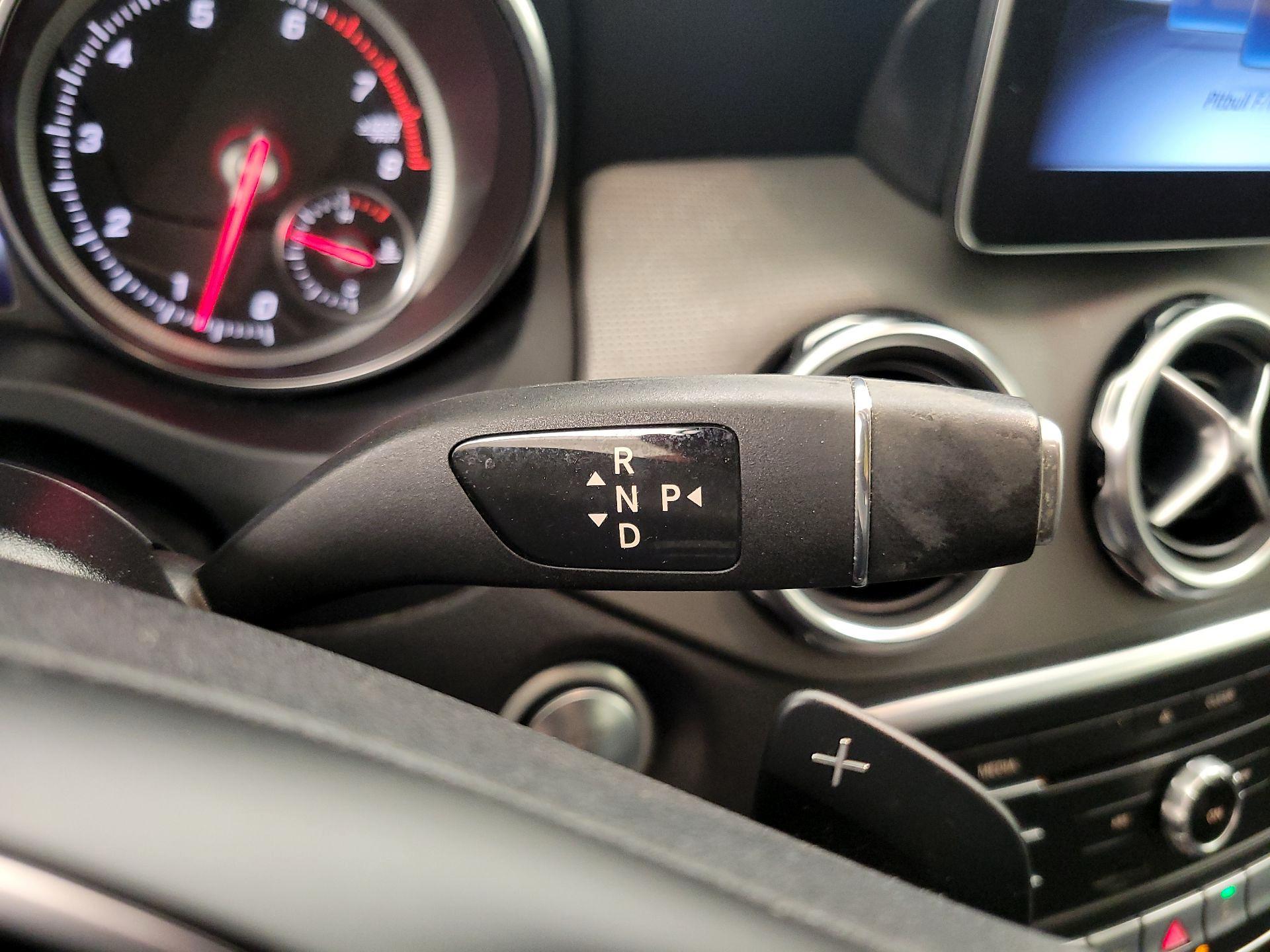 Thumbnail: 2019 Mercedes-Benz GLA - 18