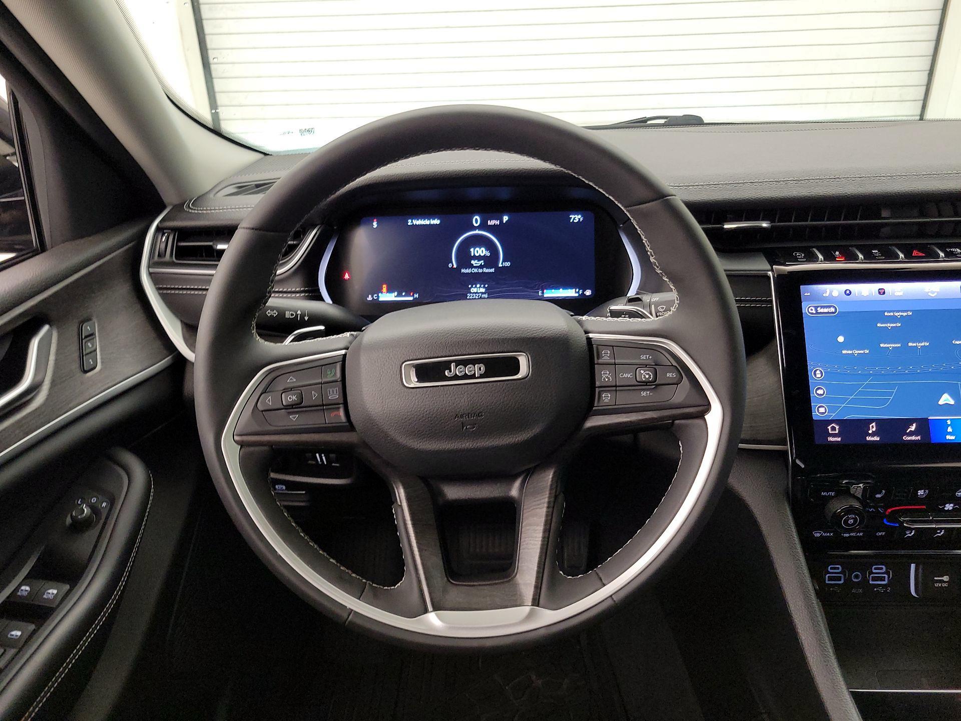 Thumbnail: 2023 Jeep Grand Cherokee - 10
