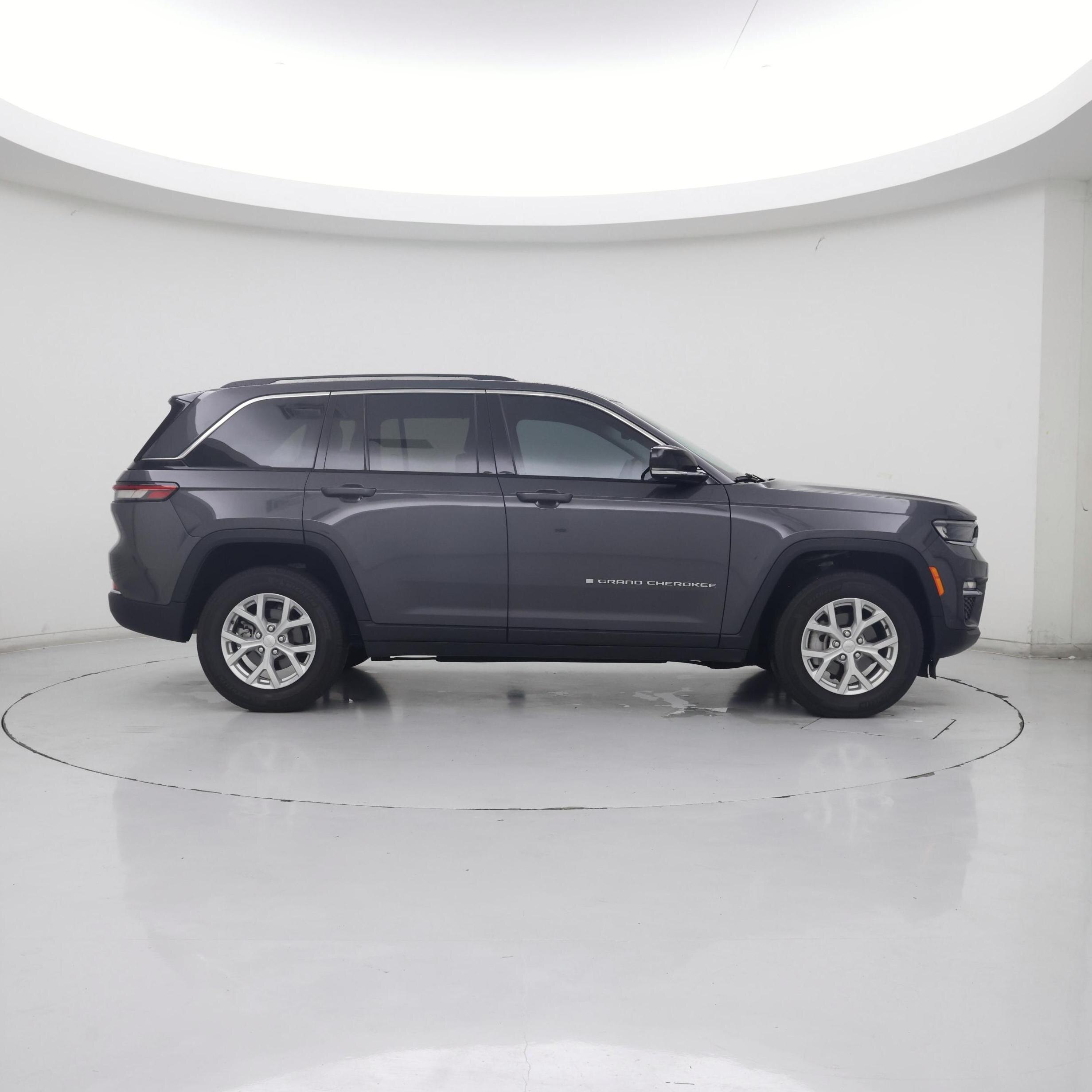 Thumbnail: 2023 Jeep Grand Cherokee - 7
