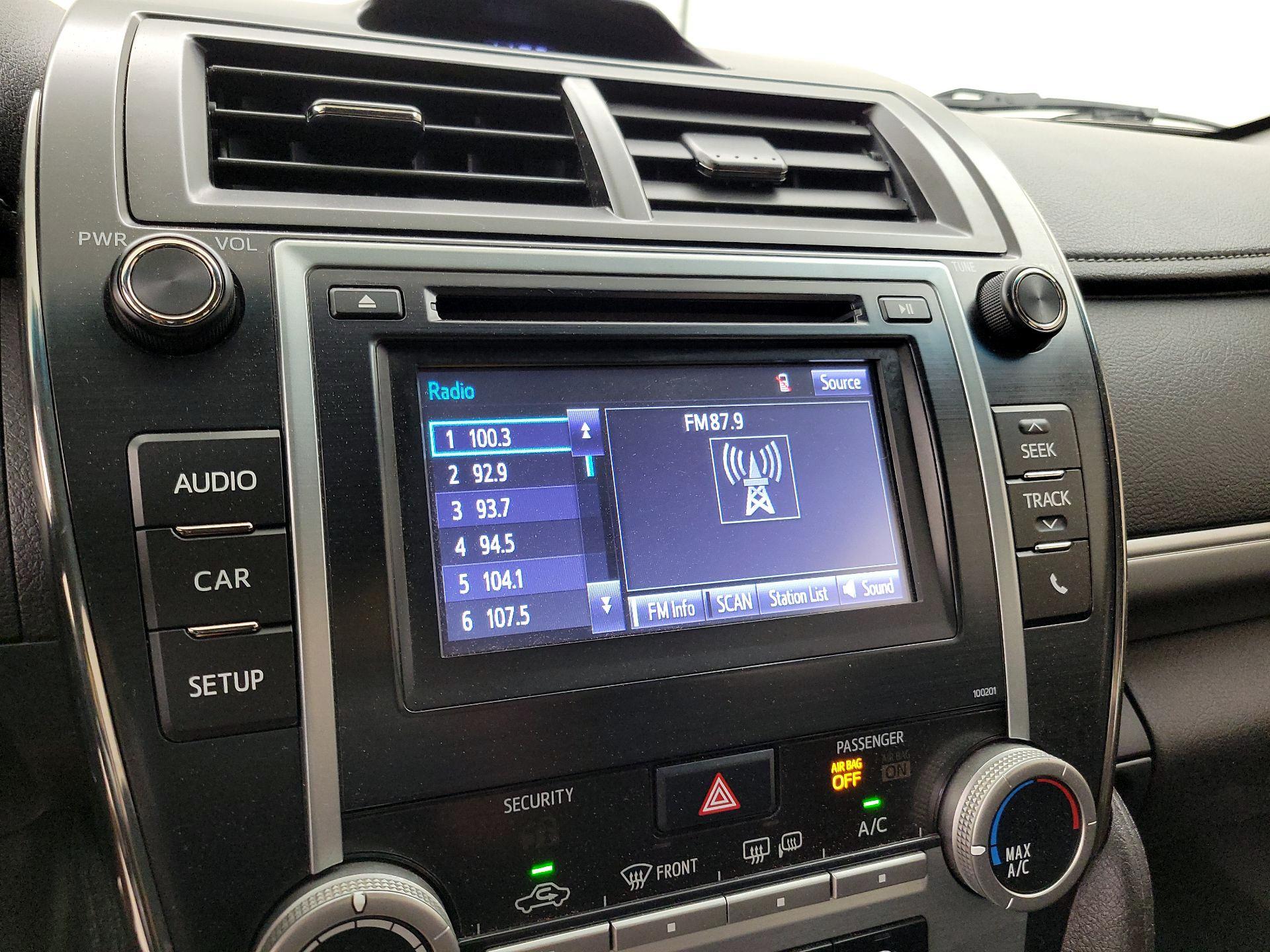 Thumbnail: 2014 Toyota Camry - 15