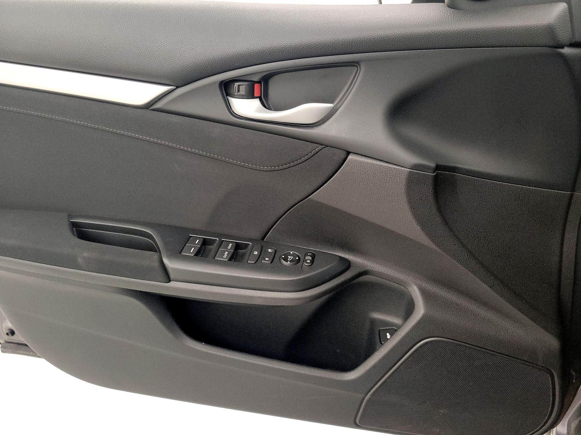 Thumbnail: 2016 Honda Civic - 12