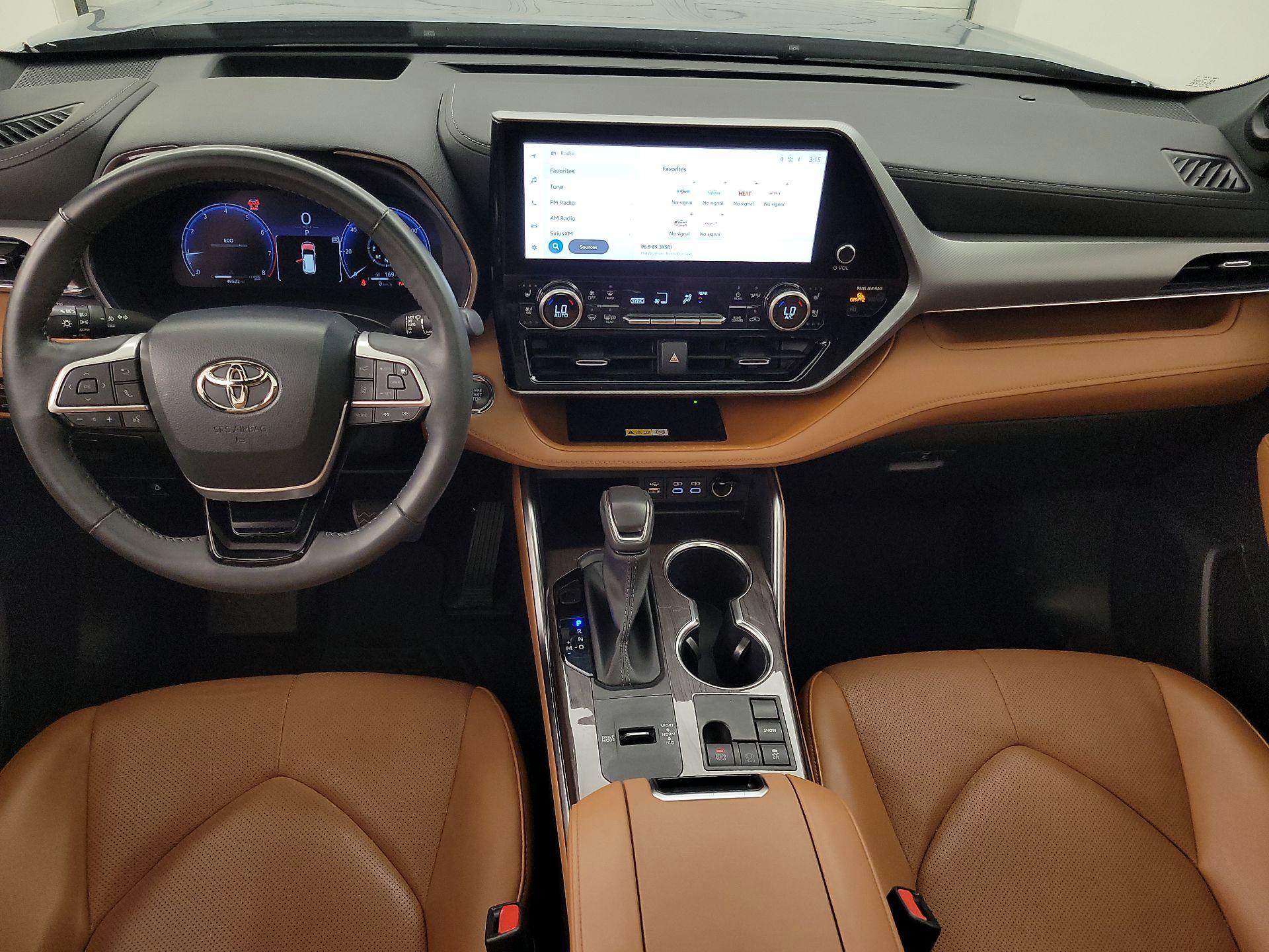 Thumbnail: 2023 Toyota Highlander - 9