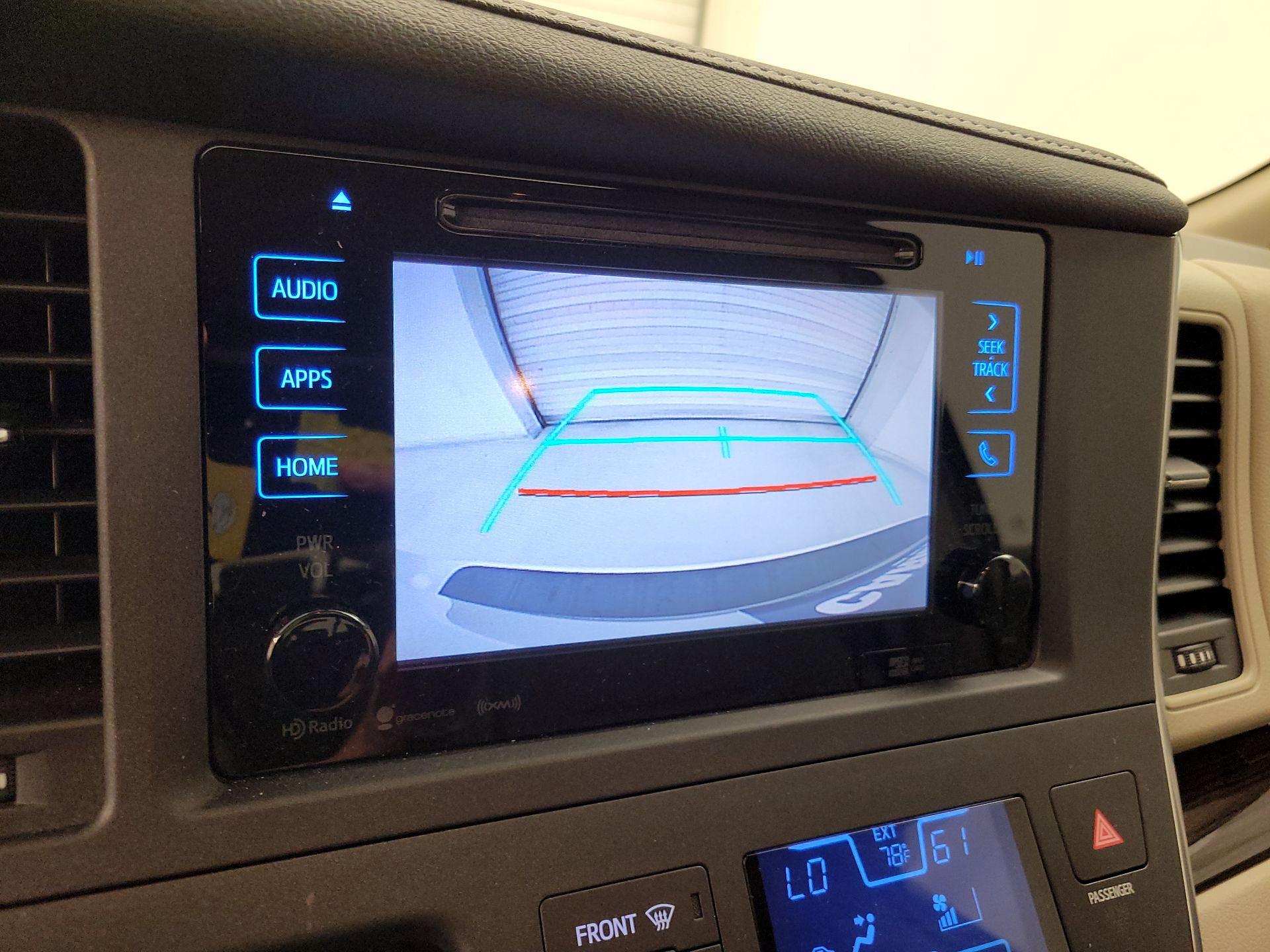 Thumbnail: 2017 Toyota Sienna - 14
