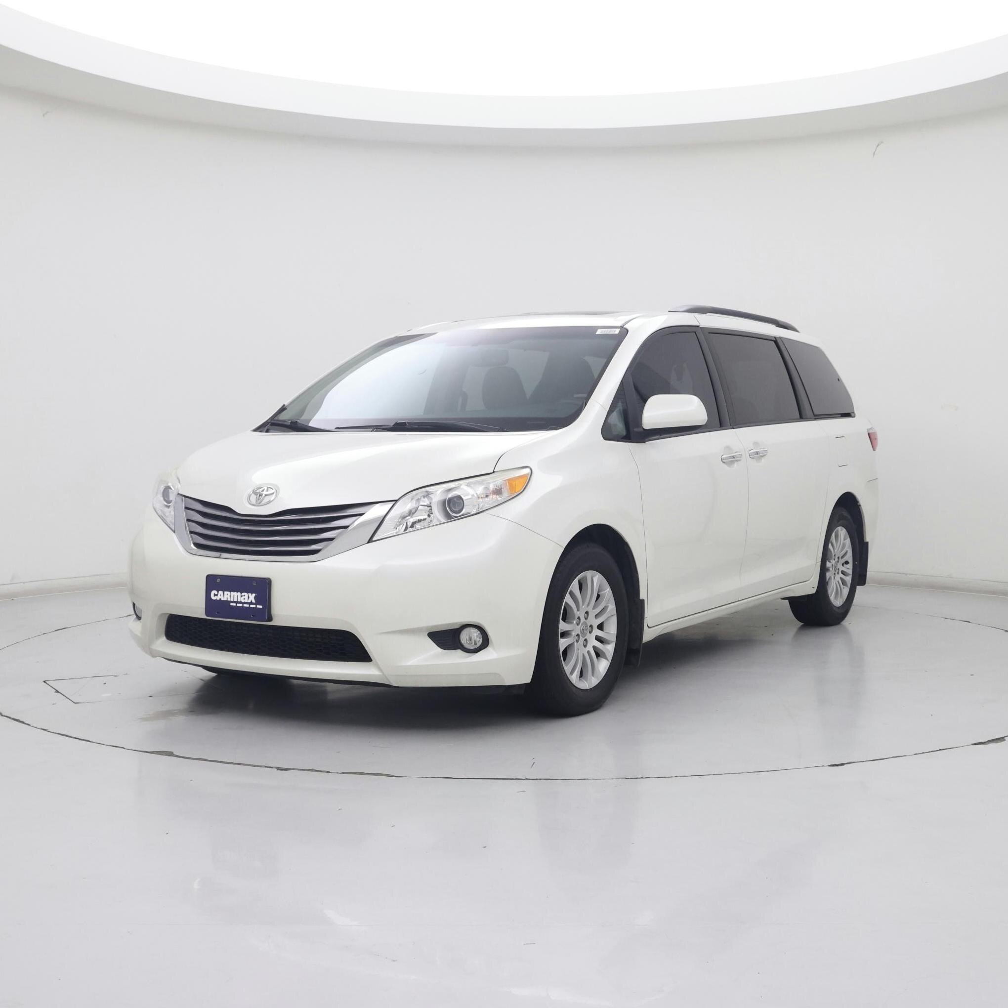 Thumbnail: 2017 Toyota Sienna - 4