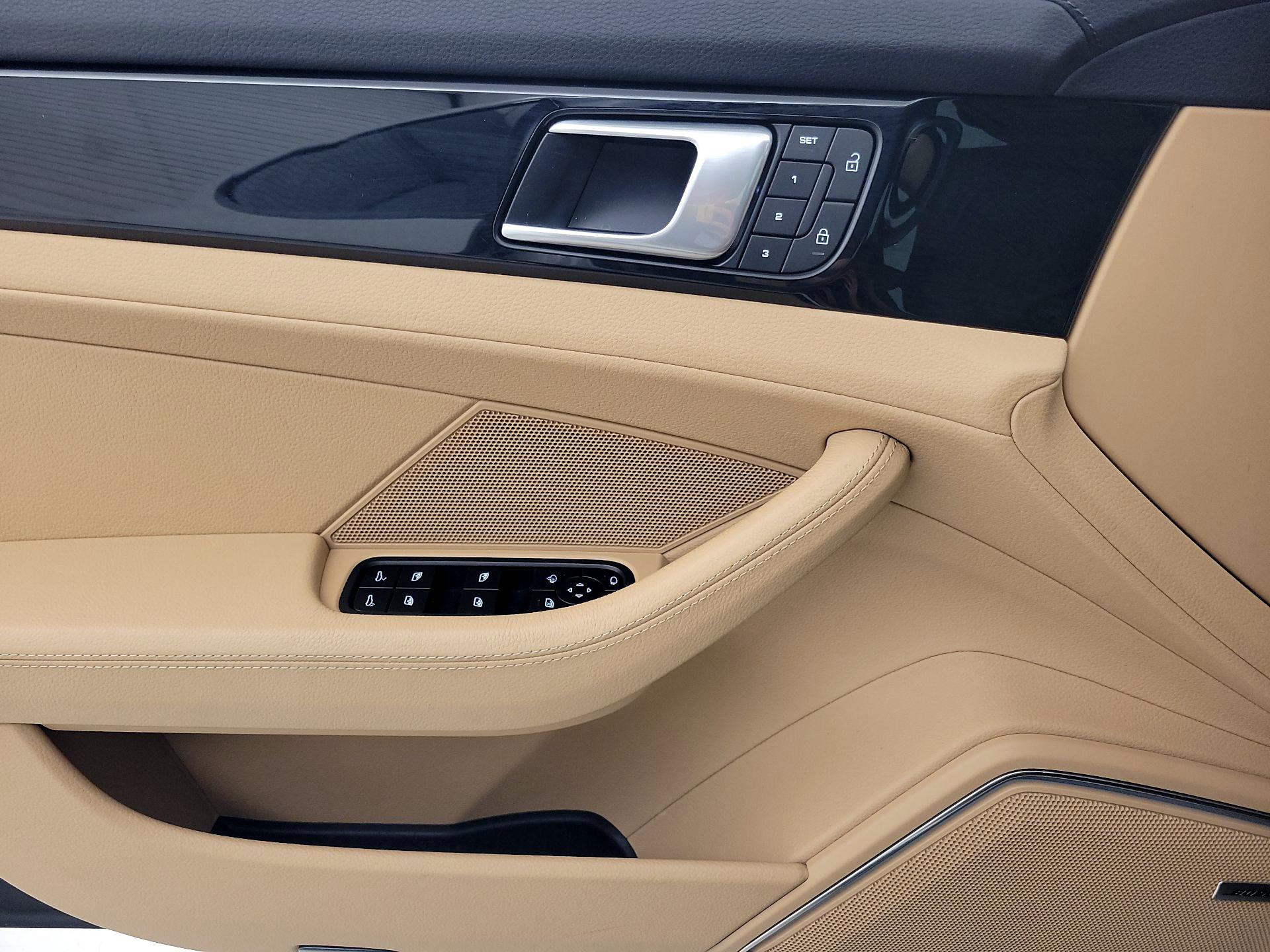 Thumbnail: 2022 Porsche Panamera - 12