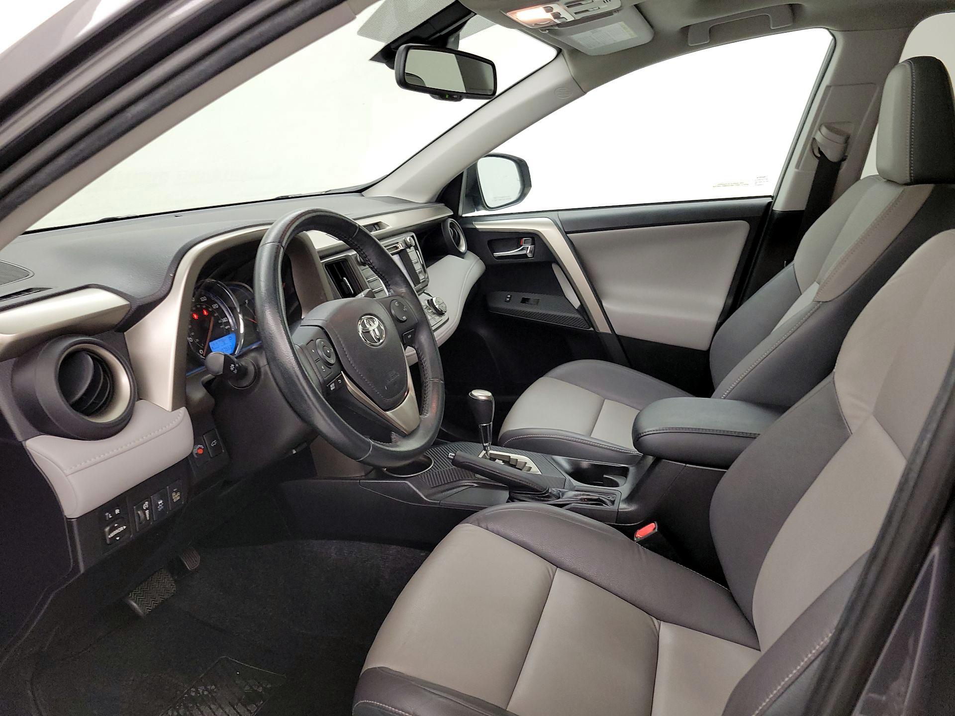 Thumbnail: 2015 Toyota RAV4 - 11