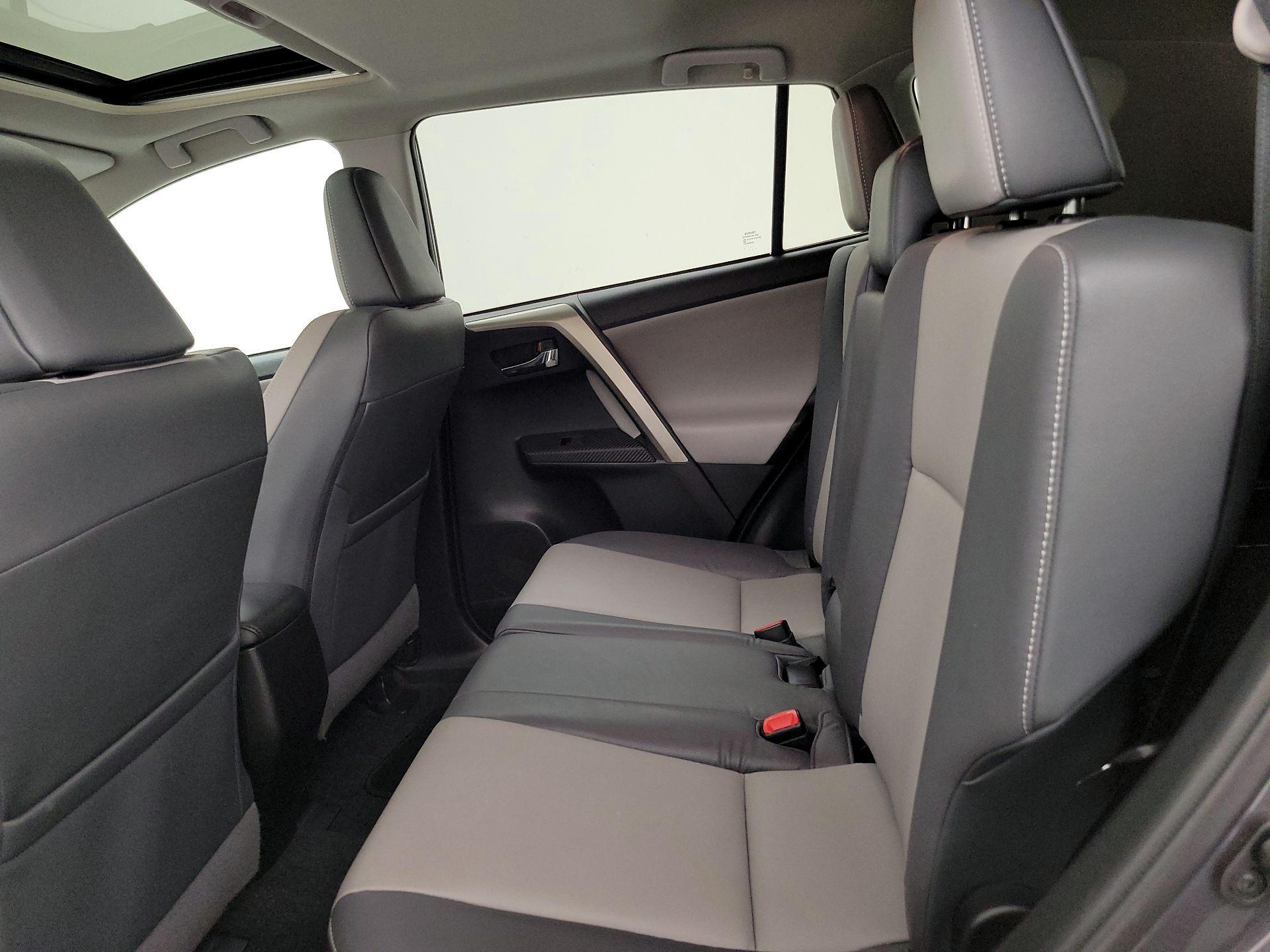 Thumbnail: 2015 Toyota RAV4 - 20