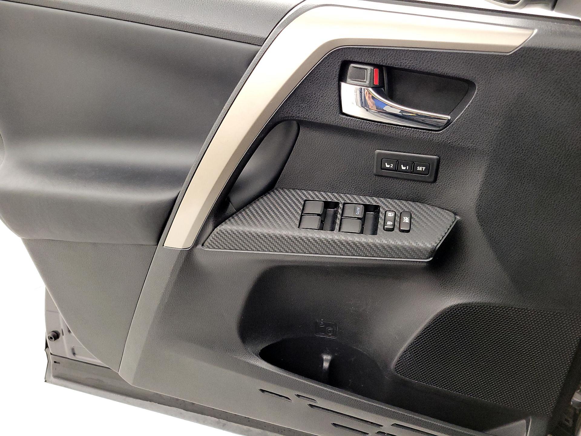 Thumbnail: 2014 Toyota RAV4 - 12