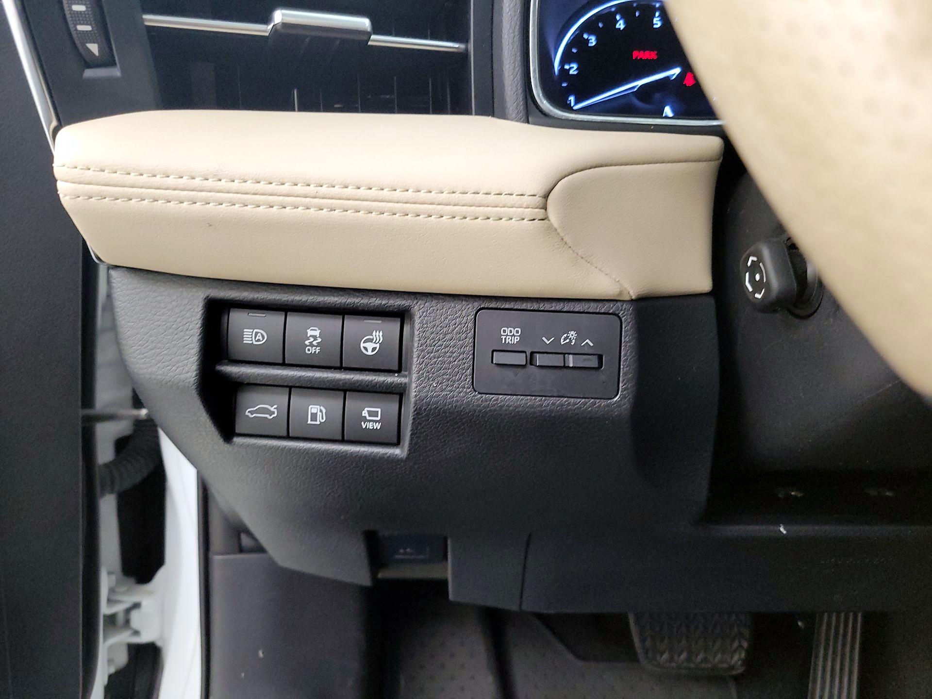 Thumbnail: 2019 Toyota Avalon - 13