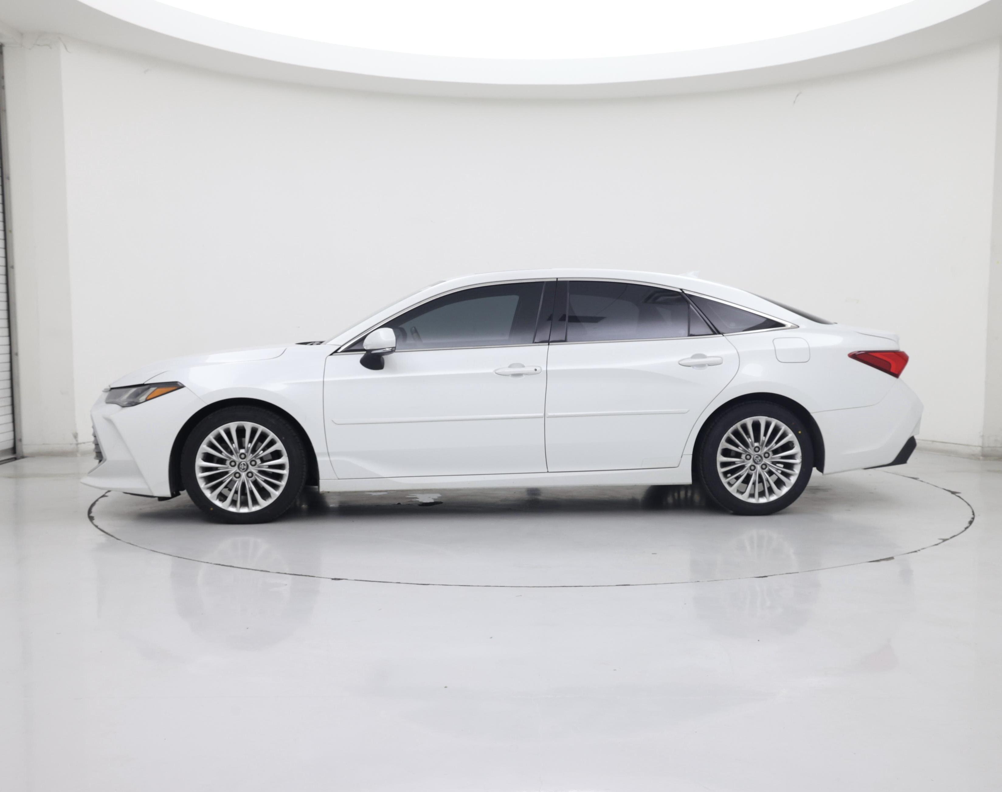 Thumbnail: 2019 Toyota Avalon - 3