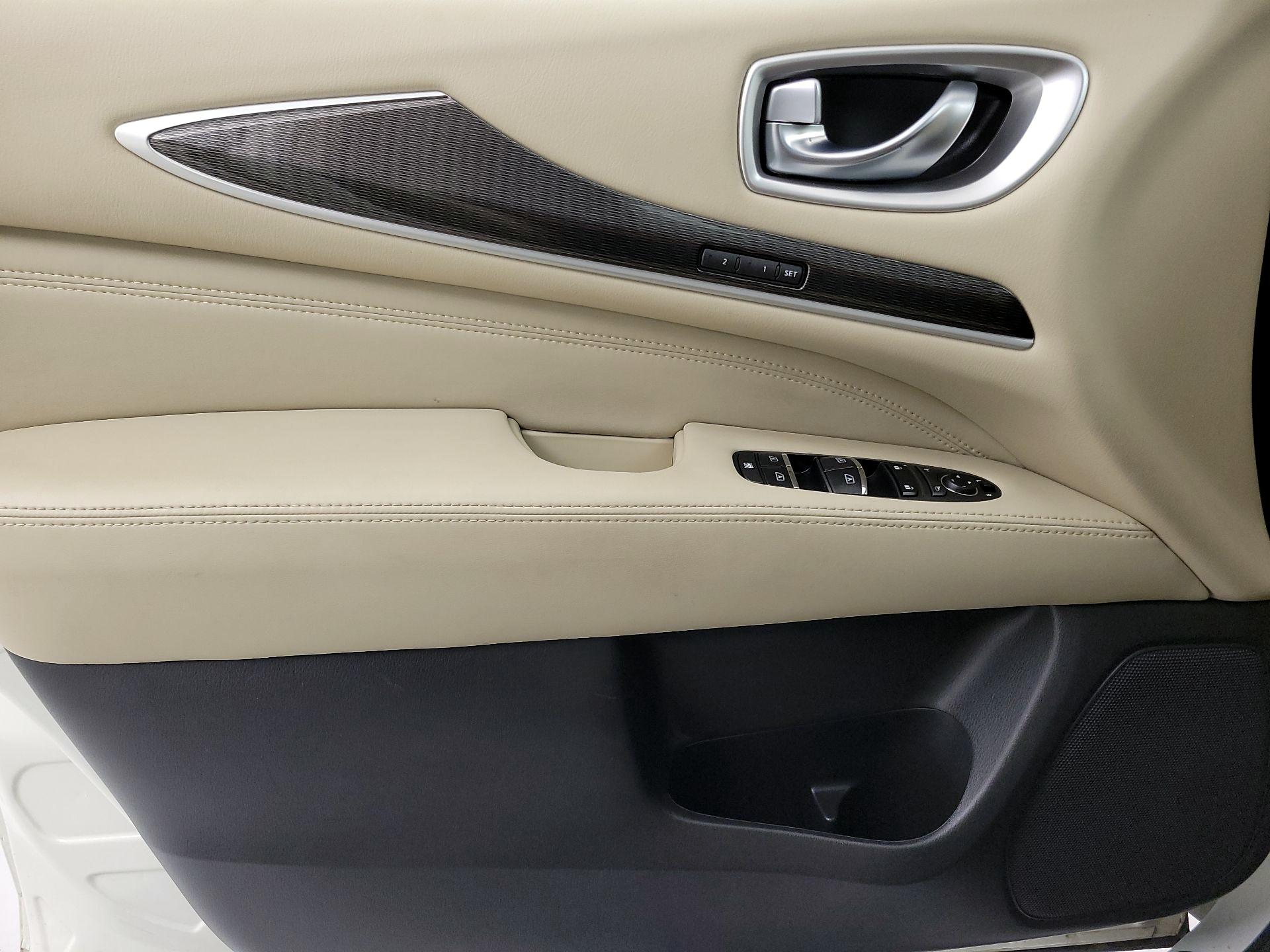Thumbnail: 2017 INFINITI QX60 - 12