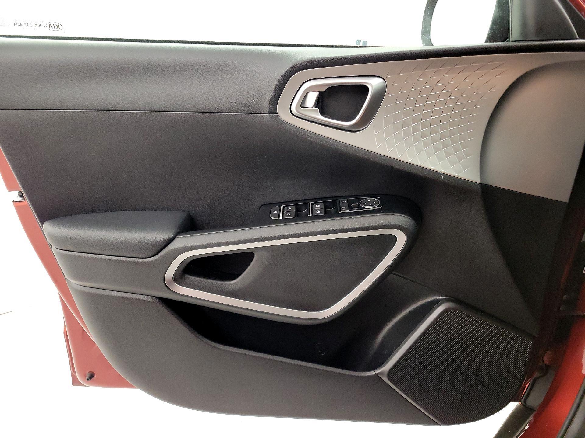 Thumbnail: 2020 Kia Soul - 12