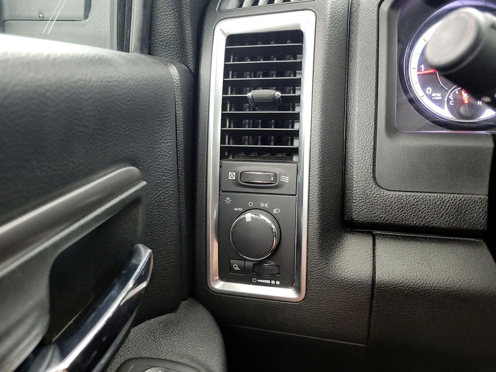 Thumbnail: 2021 RAM 1500 Classic - 13