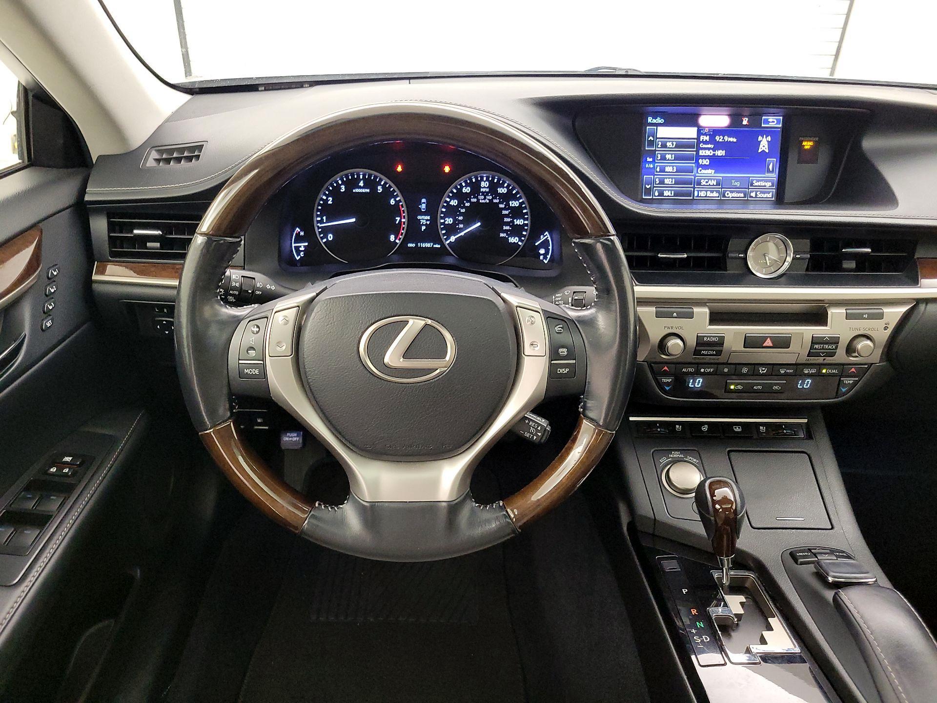 Thumbnail: 2015 Lexus ES - 10